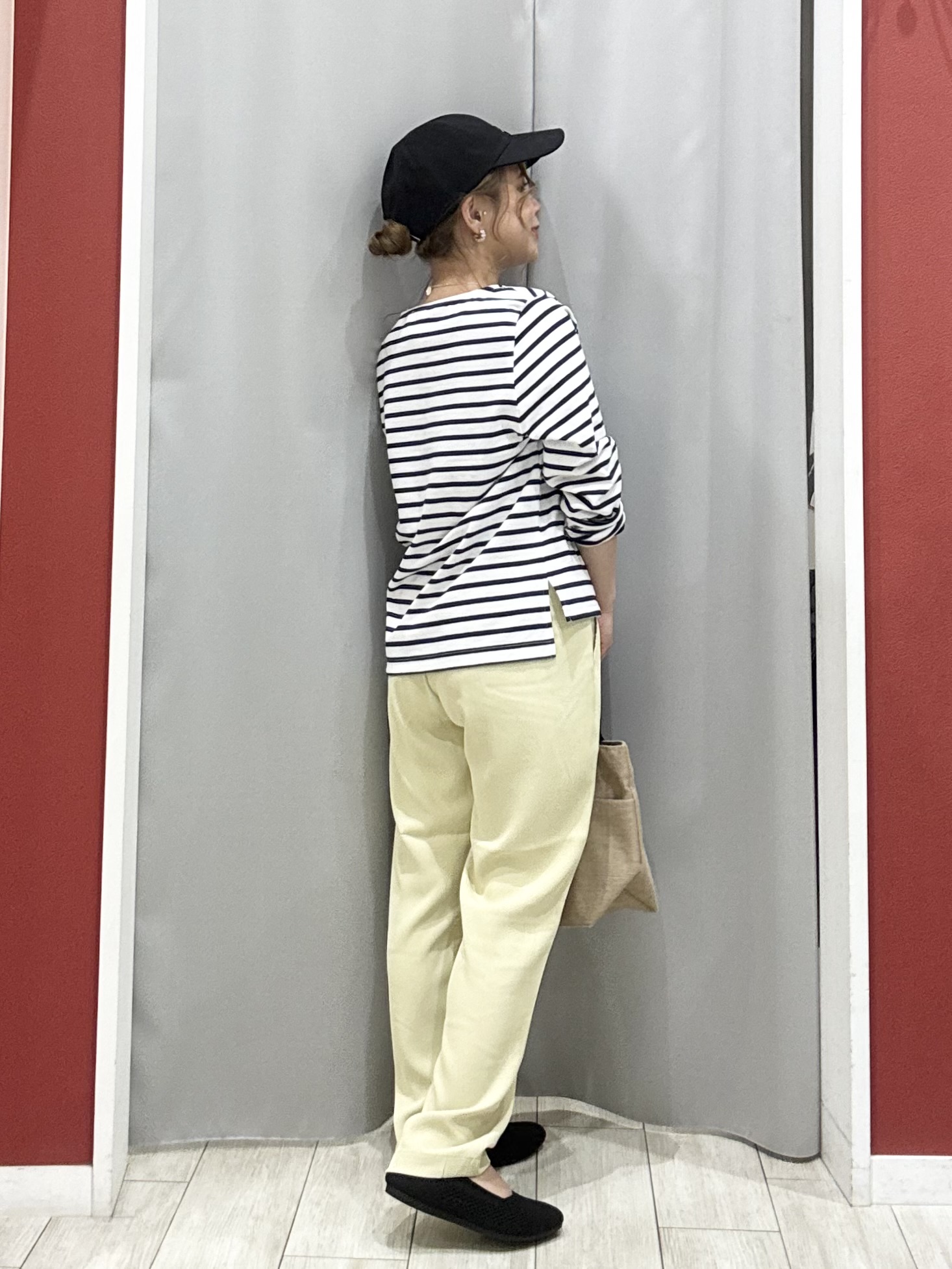 shioさんの「SHOO･LA･RUE｜【S-LL/UV】季節の変わり目に ゴールドパーツが上品なフード付きブルゾン」を使ったコーディネート