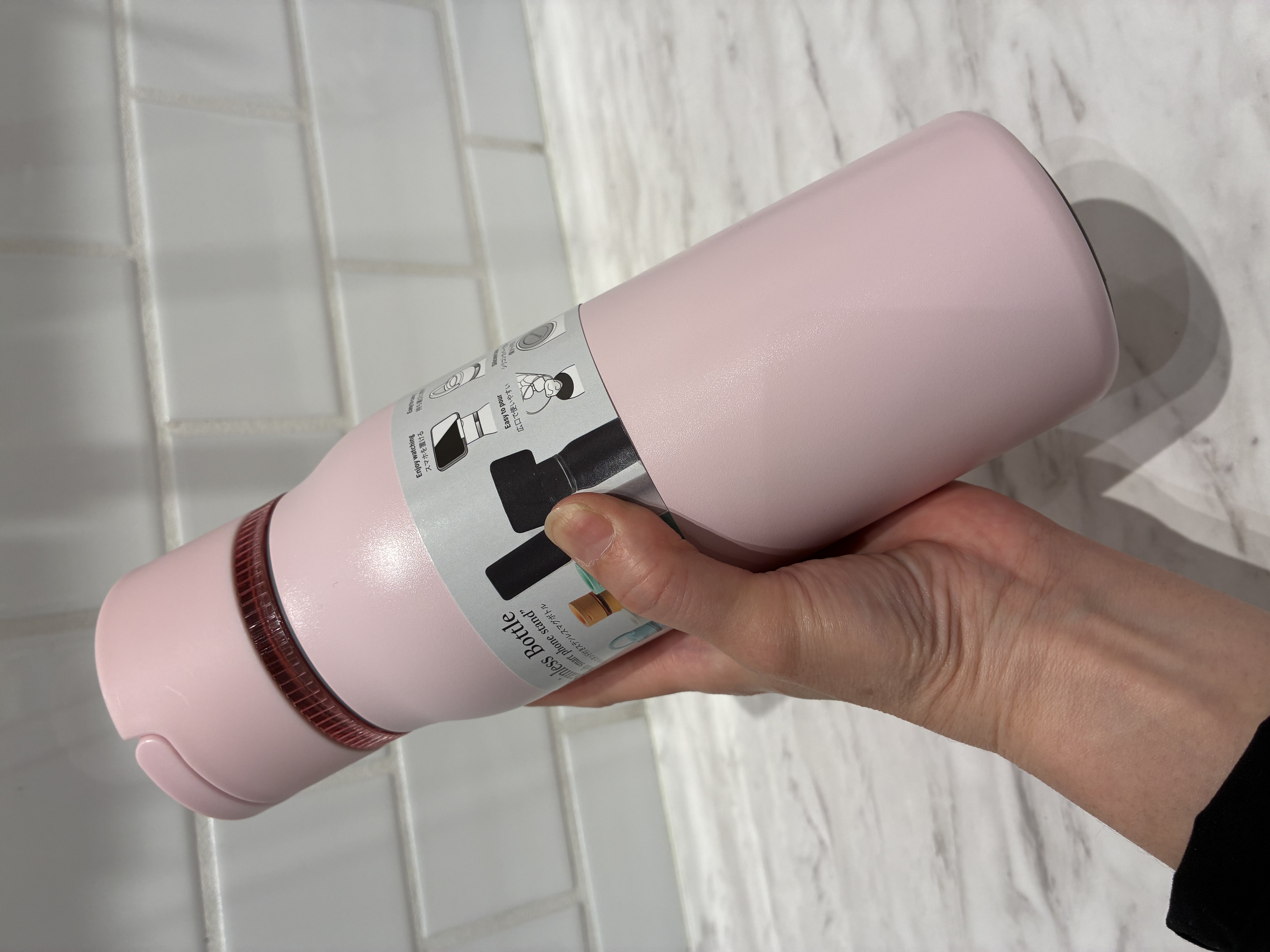 リエコさんの「212 KITCHEN STORE｜スマホスタンド付きステンレスボトル GR ＜KEVNHAUN ケヴンハウン＞」を使ったコーディネート