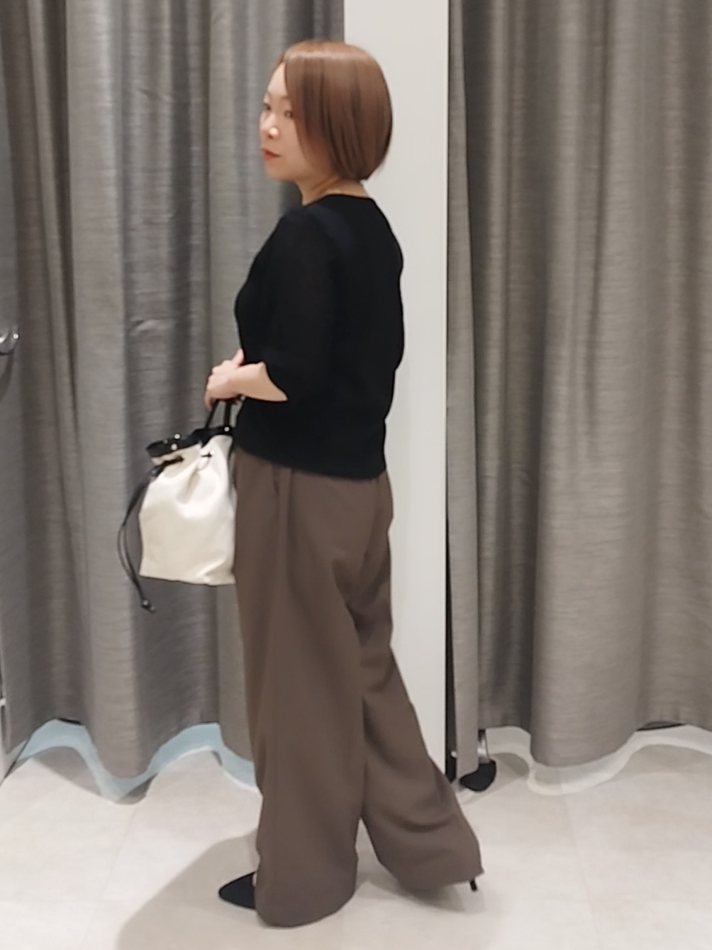s u g iさんの「UNTITLED｜【洗える】エレガンススリーブニット」を使ったコーディネート