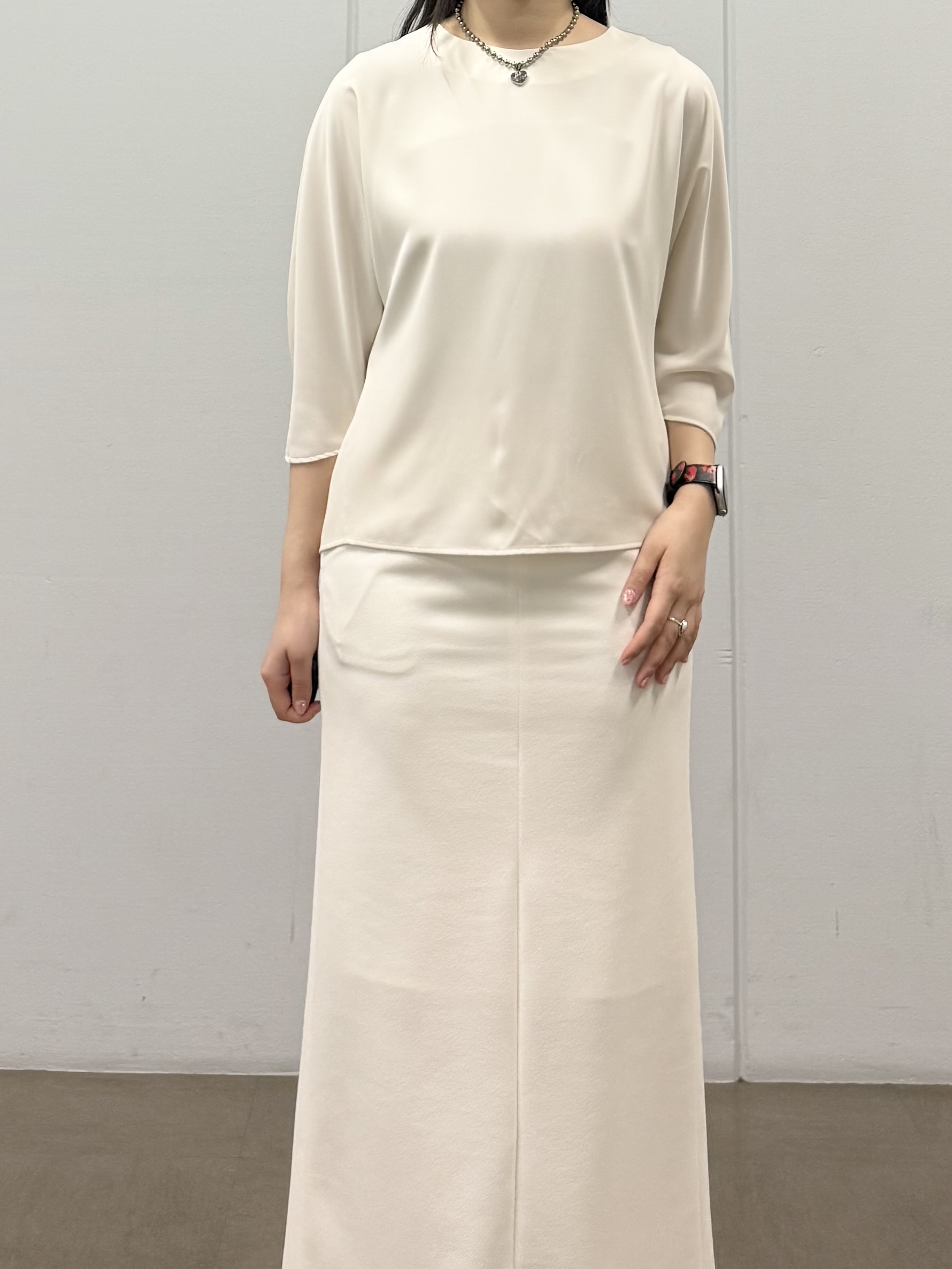 mizukiさんの「INDIVI｜【接触冷感／洗える／2WAY】ドロスト付 シアーシャンブレーシャツ」を使ったコーディネート