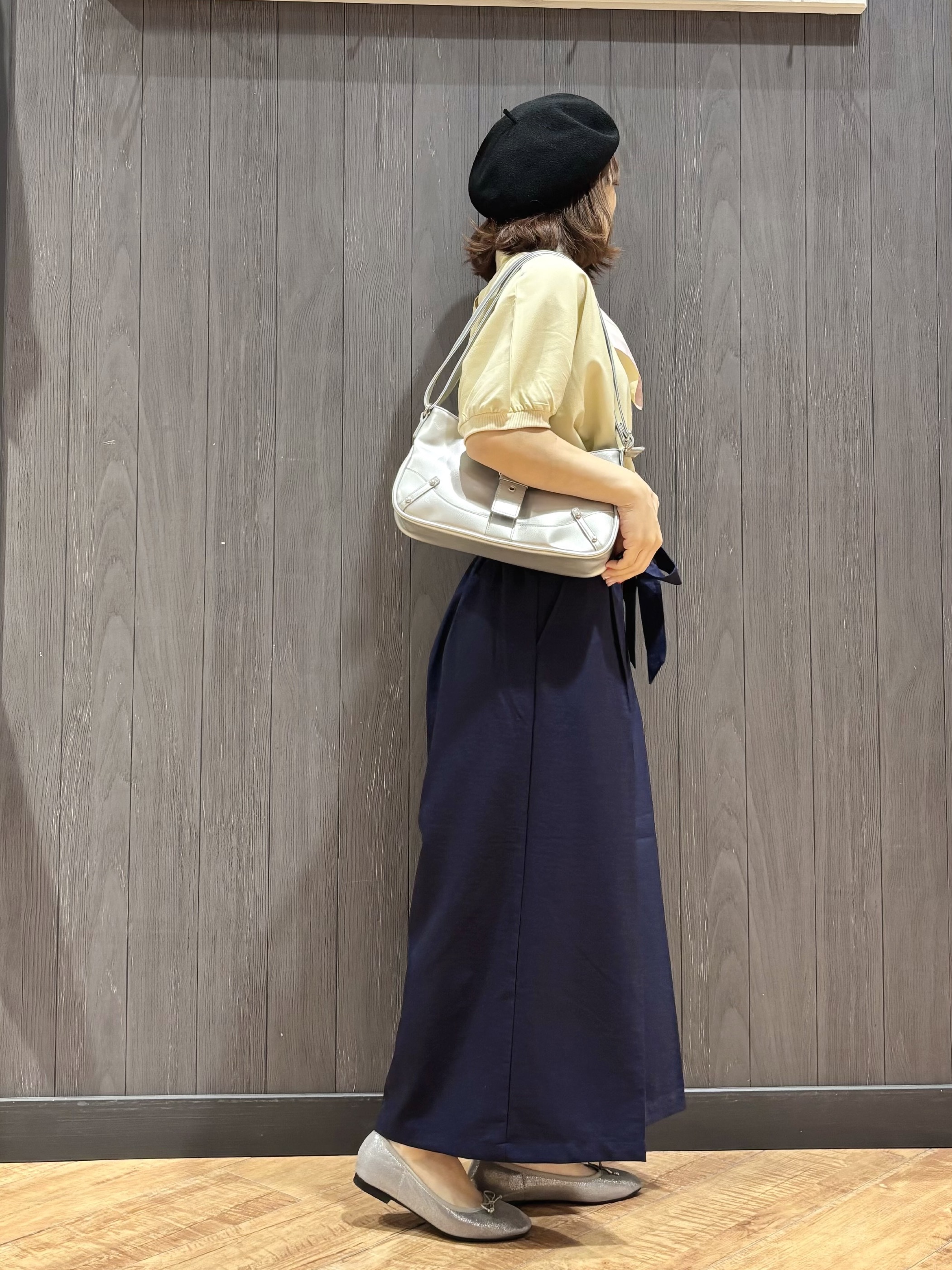 meiさんの「SHOO･LA･RUE｜【ひんやり/洗濯後しわになりにくい】インせず着られる さらっとタッチのドルマンブラウス」を使ったコーディネート