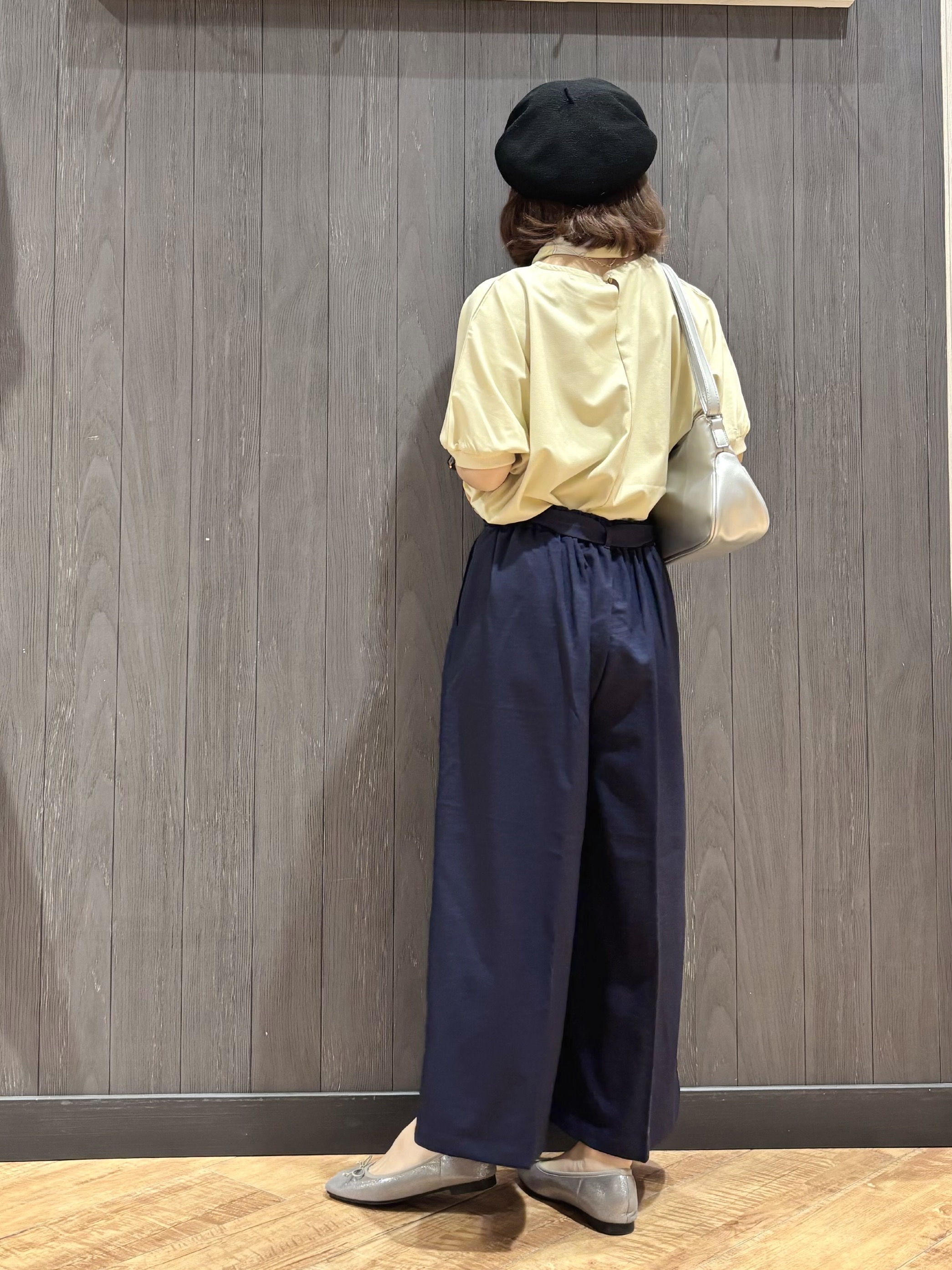 meiさんの「SHOO･LA･RUE｜【ひんやり/洗濯後しわになりにくい】インせず着られる さらっとタッチのドルマンブラウス」を使ったコーディネート