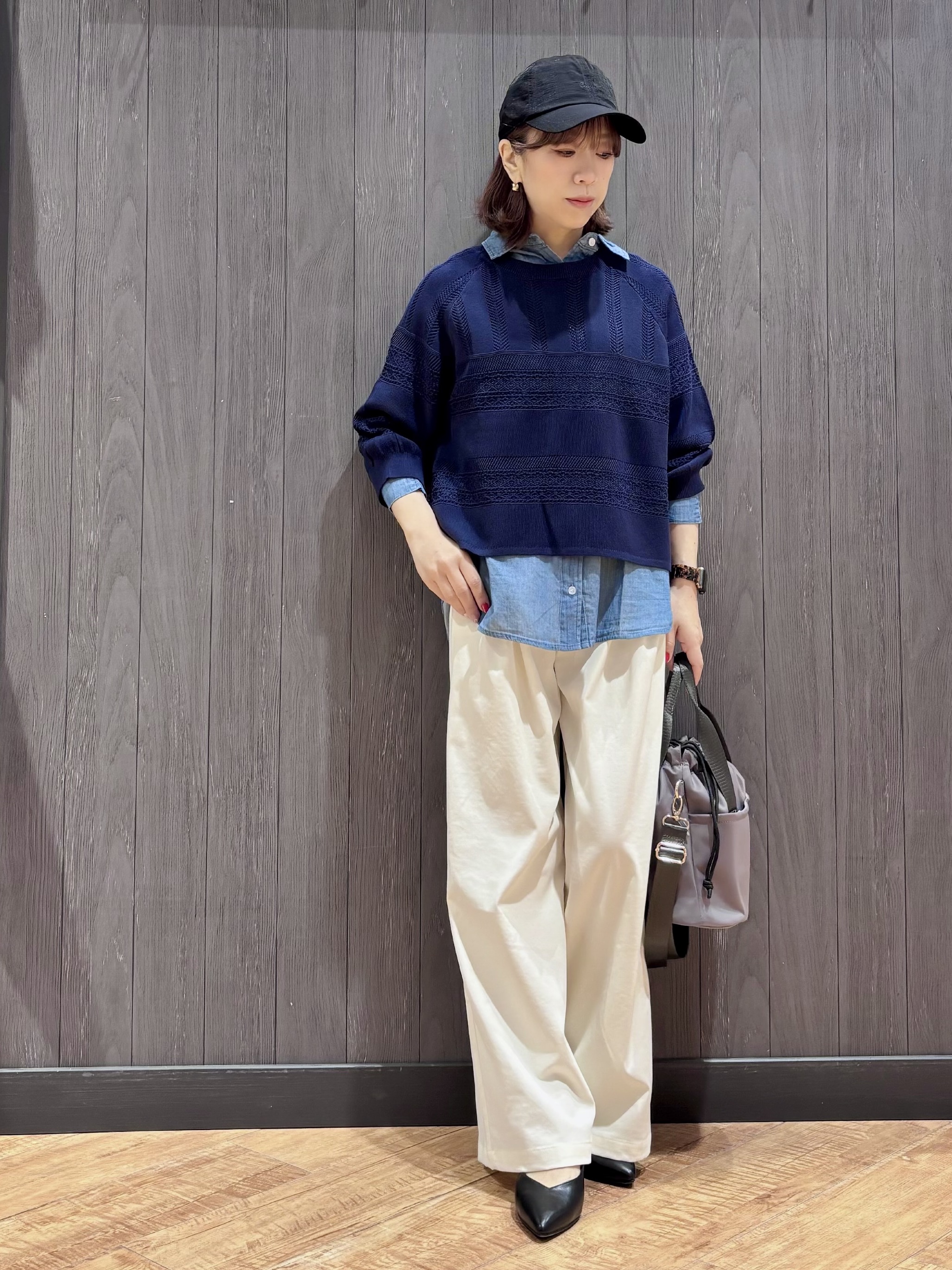 meiさんの「SHOO･LA･RUE｜【洗濯機可/S-LL】軽やかきれい見え 透かし柄ニット」を使ったコーディネート