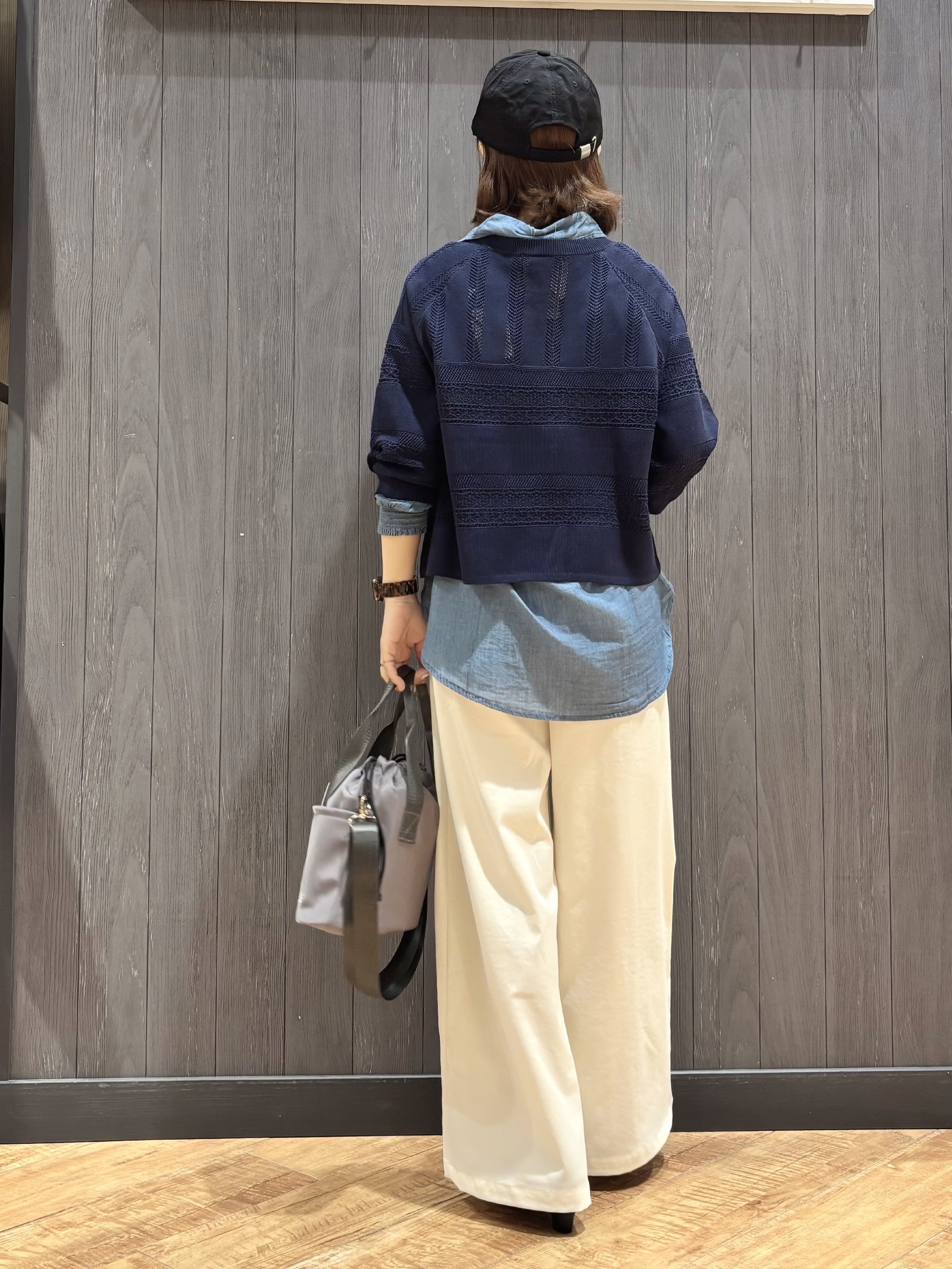 meiさんの「SHOO･LA･RUE｜【洗濯機可/S-LL】軽やかきれい見え 透かし柄ニット」を使ったコーディネート