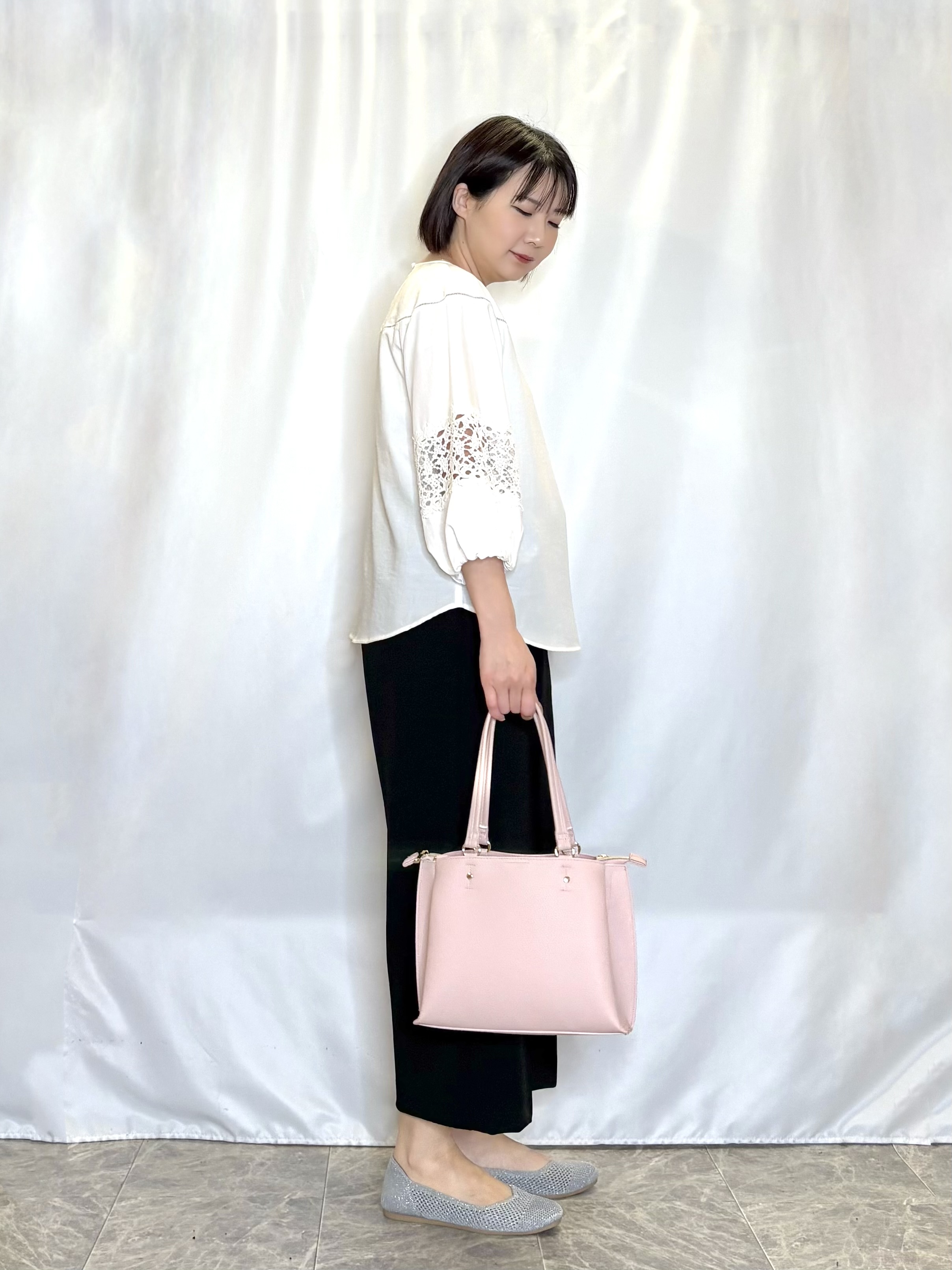 ネリさんの「SHOO･LA･RUE｜【洗濯機可/7分袖】インせず着られる 透かし編み柄が上品な レース切替シャツ」を使ったコーディネート