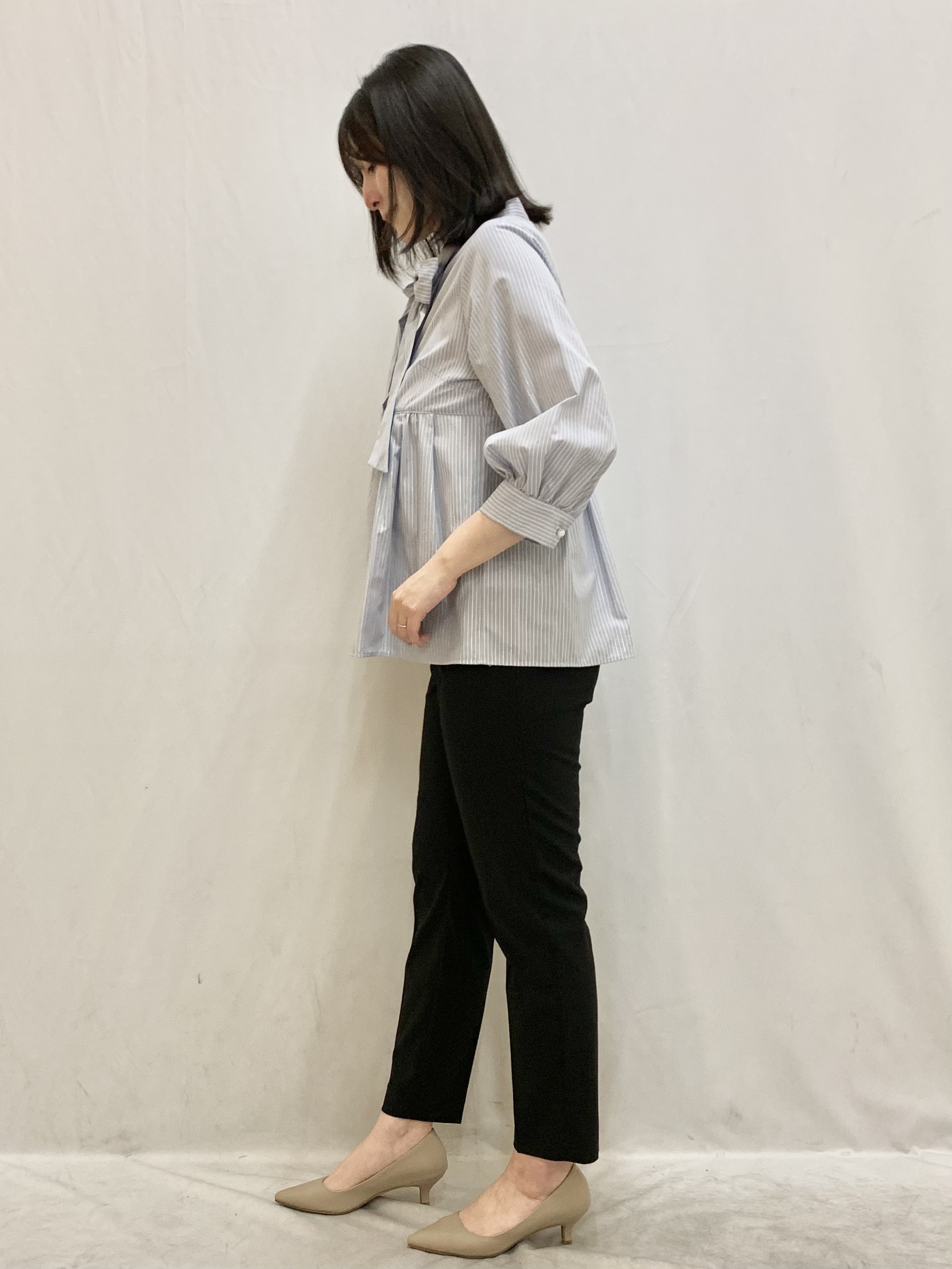 kasumiさんの「index｜ペプラムブラウス／ボウタイ取り外し可【洗濯機OK／イージーアイロン／防シワ】《XS～LL／8col》」を使ったコーディネート