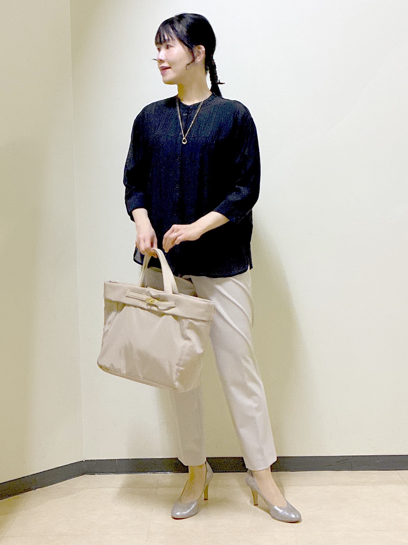  beni_gingerさんの「Reflect｜【重ね着でも一枚着でも◎】バンドカラーオーバーサイズシャツブラウス」を使ったコーディネート