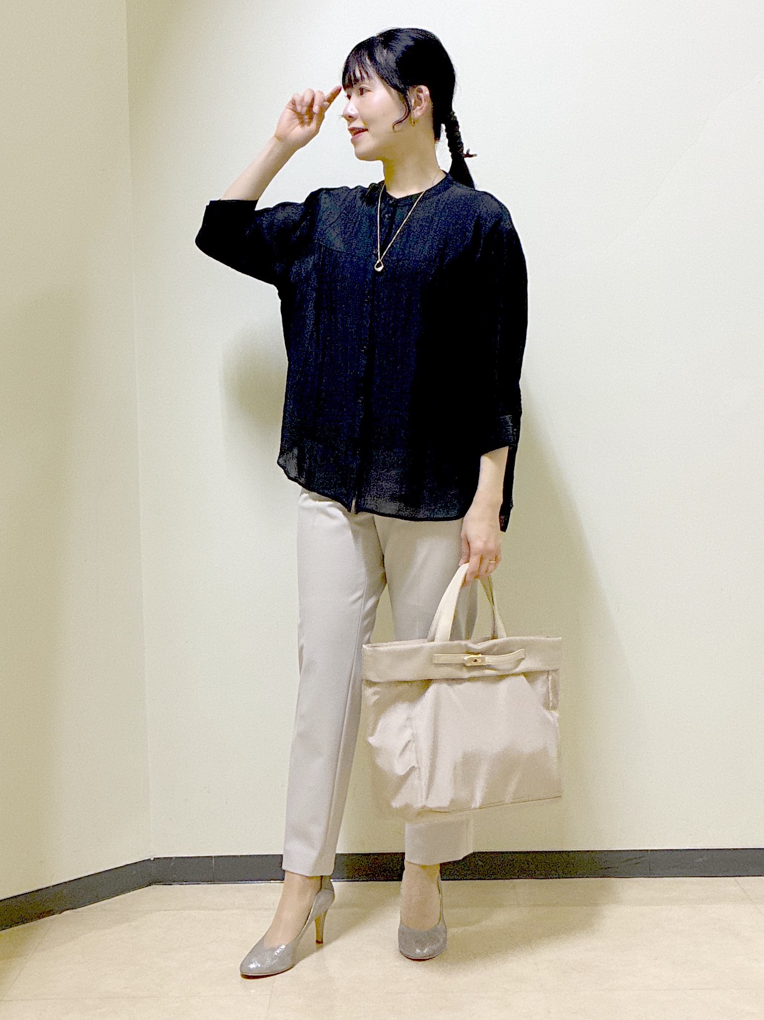  beni_gingerさんの「Reflect｜【重ね着でも一枚着でも◎】バンドカラーオーバーサイズシャツブラウス」を使ったコーディネート