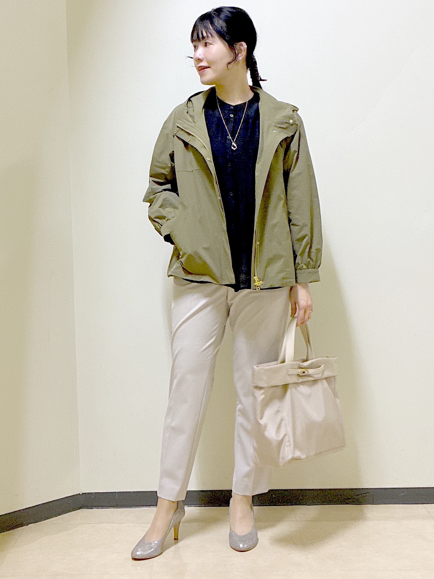  beni_gingerさんの「Reflect｜【重ね着でも一枚着でも◎】バンドカラーオーバーサイズシャツブラウス」を使ったコーディネート