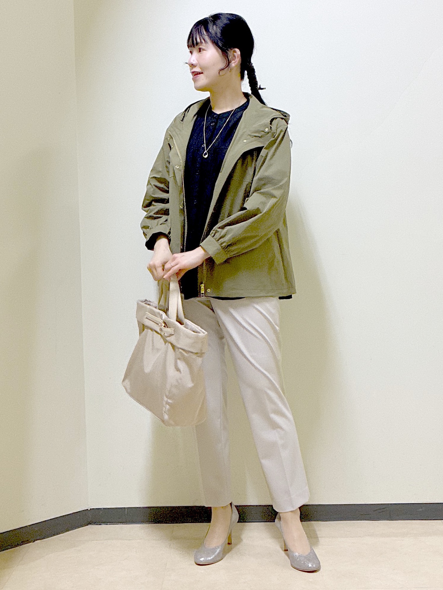  beni_gingerさんの「Reflect｜【重ね着でも一枚着でも◎】バンドカラーオーバーサイズシャツブラウス」を使ったコーディネート