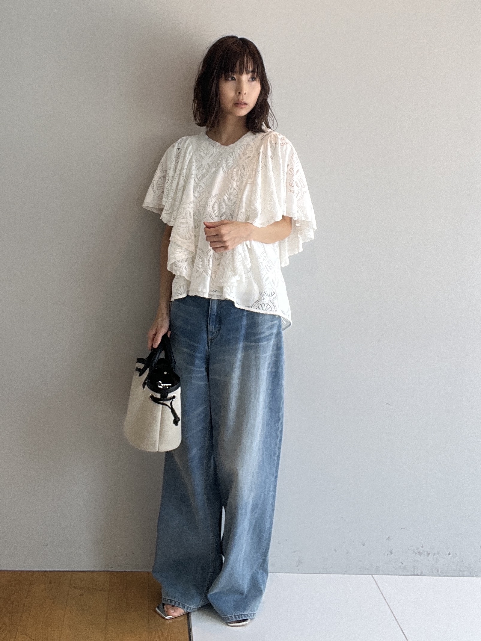 misaさんの「DRESSTERIOR｜ラッセルレース ブラウス」を使ったコーディネート