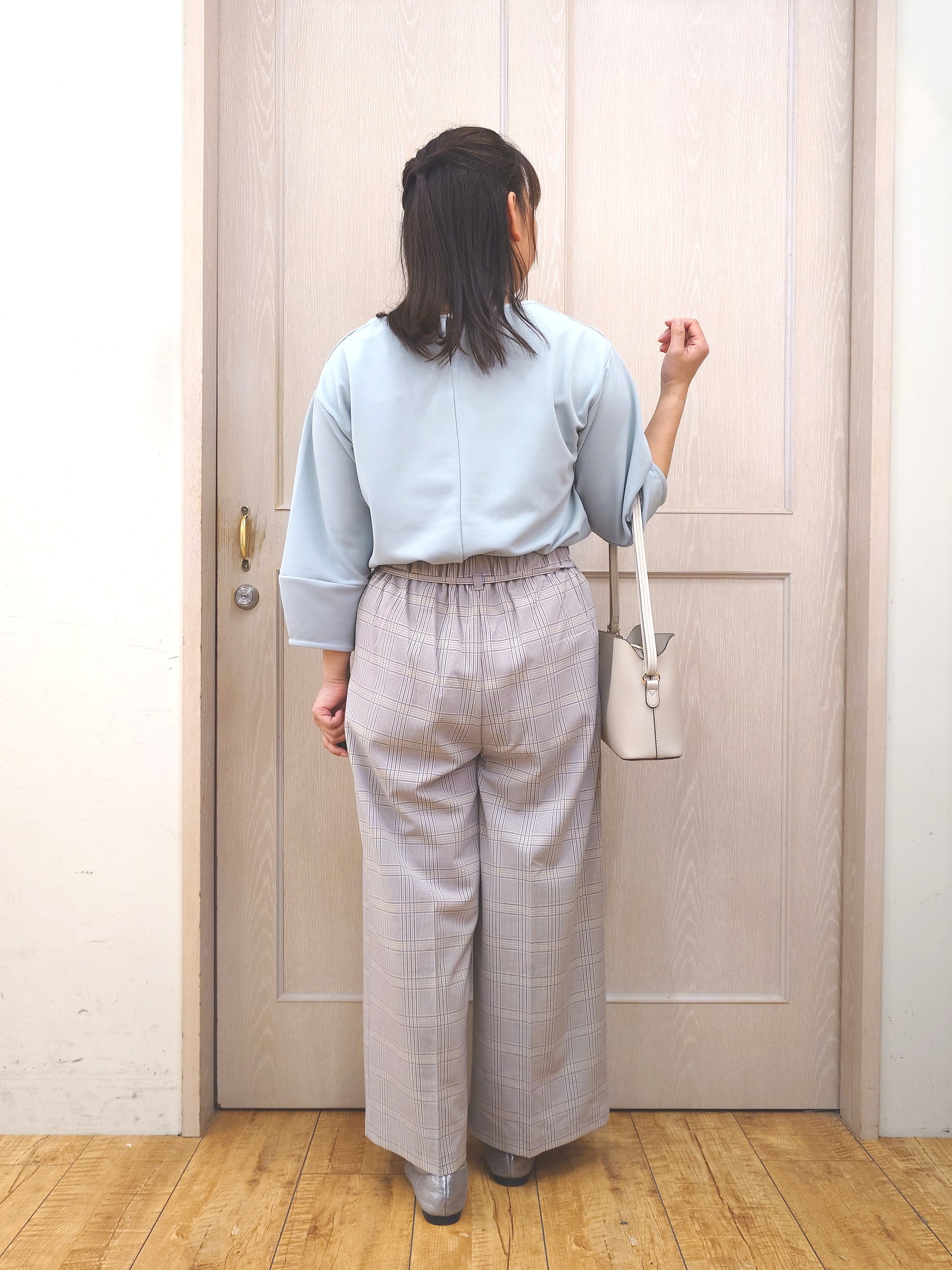 とろろさんの「SHOO･LA･RUE｜【2点セット/7分袖】ランタンスリーブで女性らしい インせず着られる ネックレス付きブラウス」を使ったコーディネート