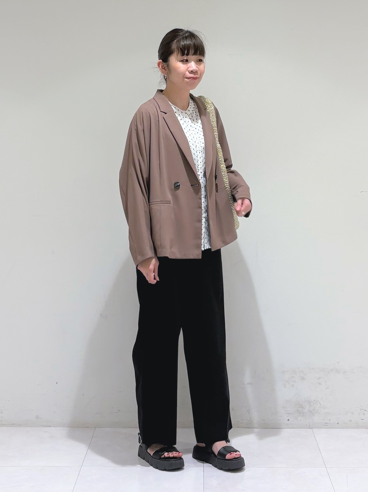tsuyuさんの「INDIVI｜【大人カジュアル】メタリックかぎ編みボトルバッグ」を使ったコーディネート