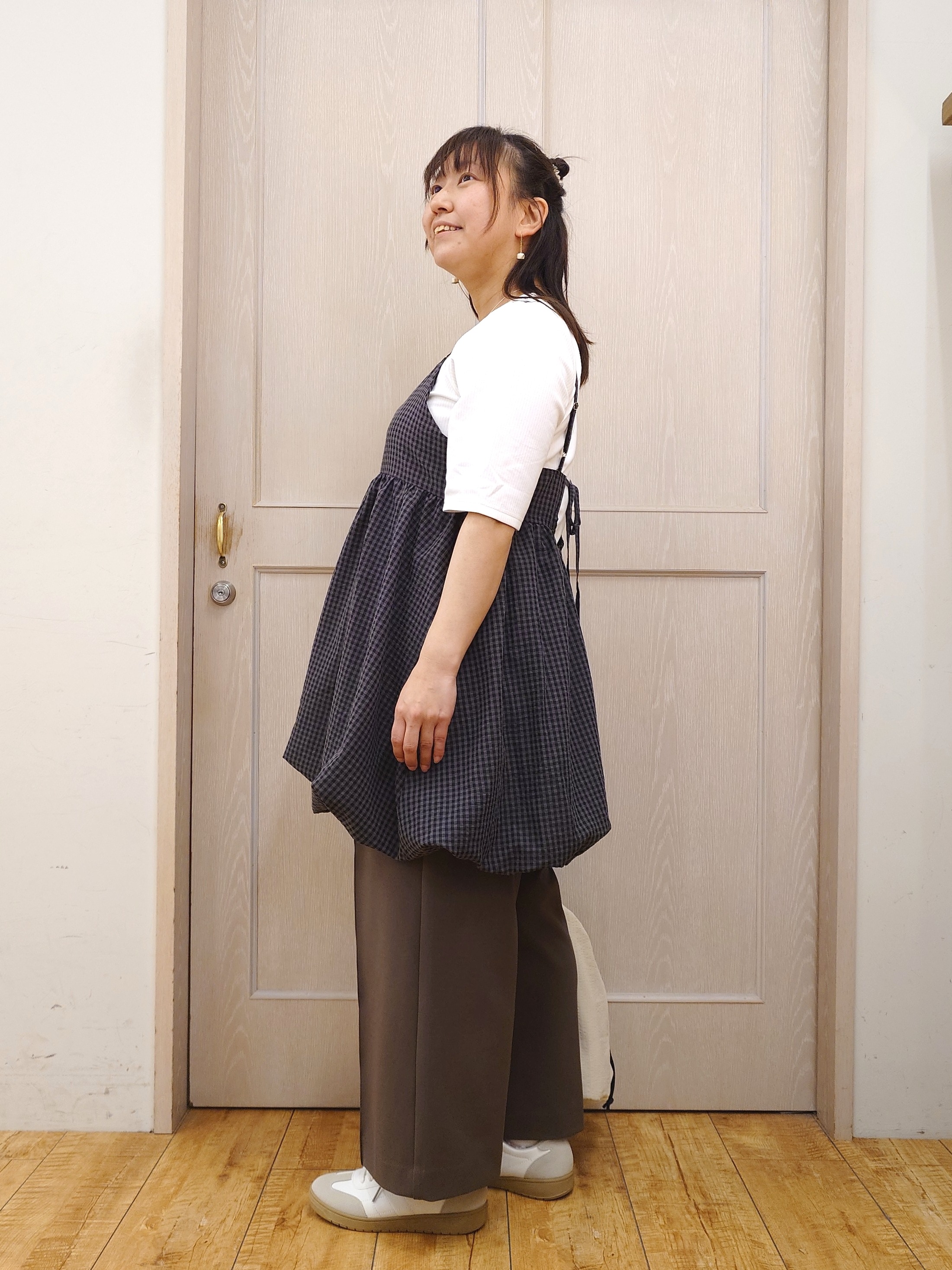 とろろさんの「SHOO･LA･RUE｜【洗濯機可/体型カバー/S-LL】後ろ姿も抜かりない ギンガムチェック柄バルーンキャミチュニック」を使ったコーディネート