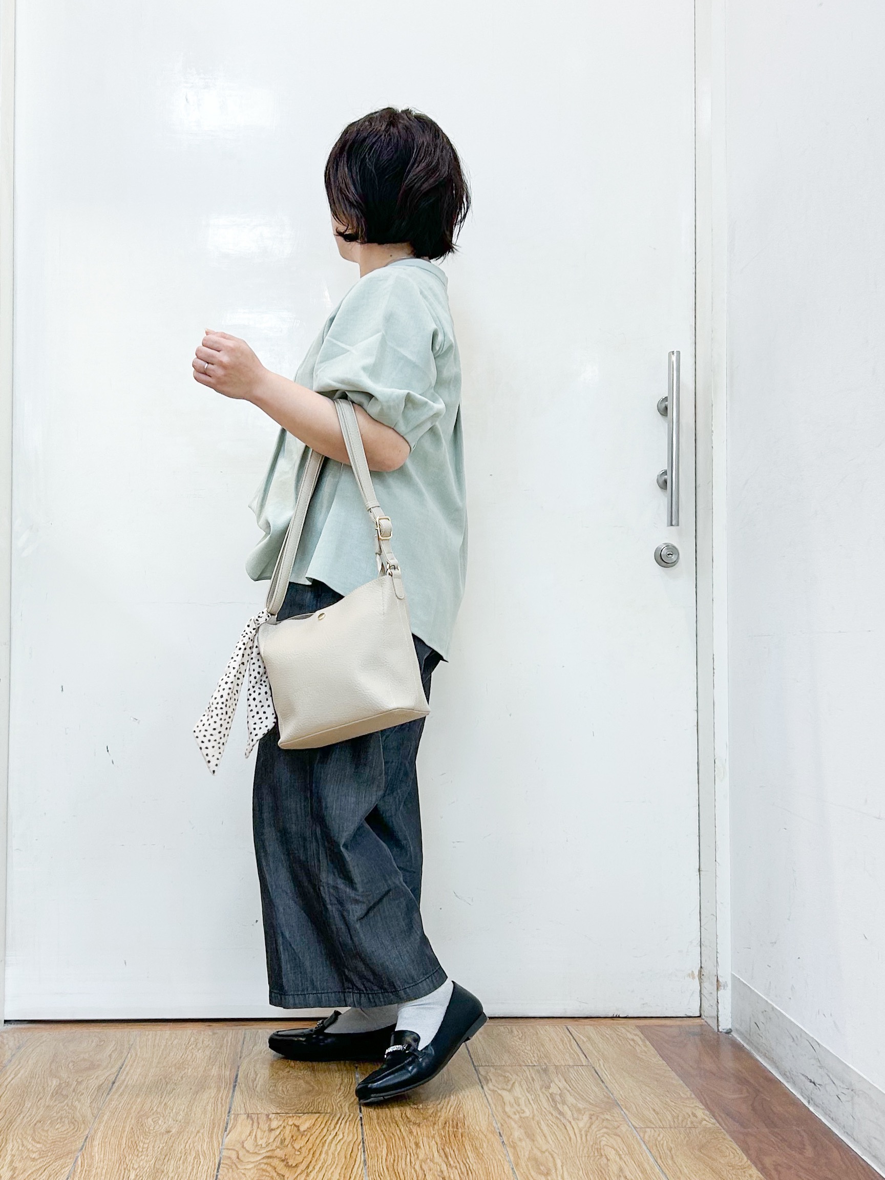 haruさんの「SHOO･LA･RUE｜【高レビュー/洗濯後しわになりにくい/インせず着られる】自然に体型カバー 麻調ペプラムブラウス」を使ったコーディネート