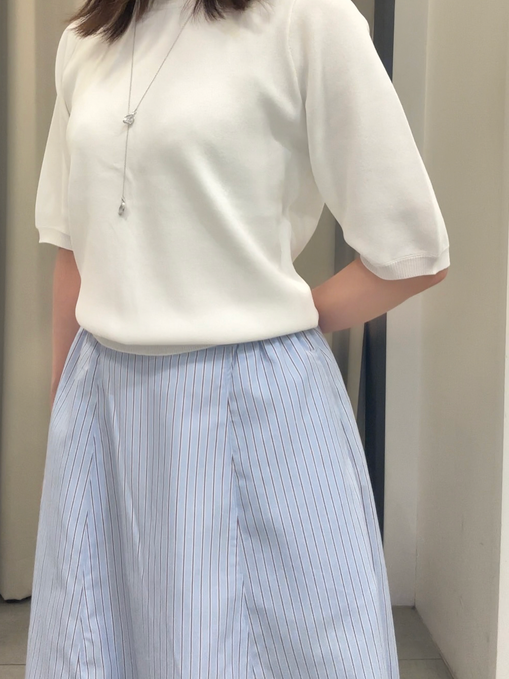 Nao さんの「grove｜【シリーズ累計36万枚/UVカット・ひんやり・洗濯機OK】やわらかドライタッチ 五分袖クルーネックニ」を使ったコーディネート