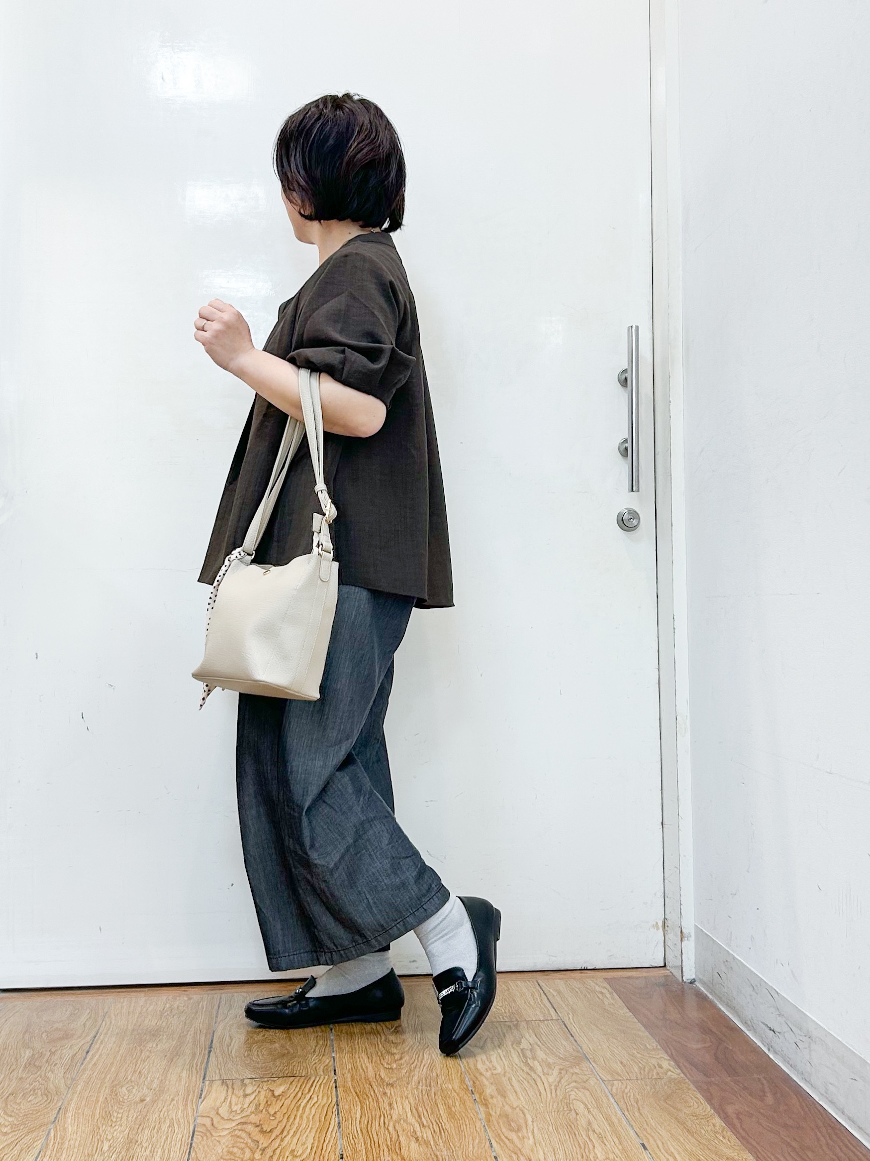 haruさんの「SHOO･LA･RUE｜【高レビュー/洗濯後しわになりにくい/インせず着られる】自然に体型カバー 麻調ペプラムブラウス」を使ったコーディネート