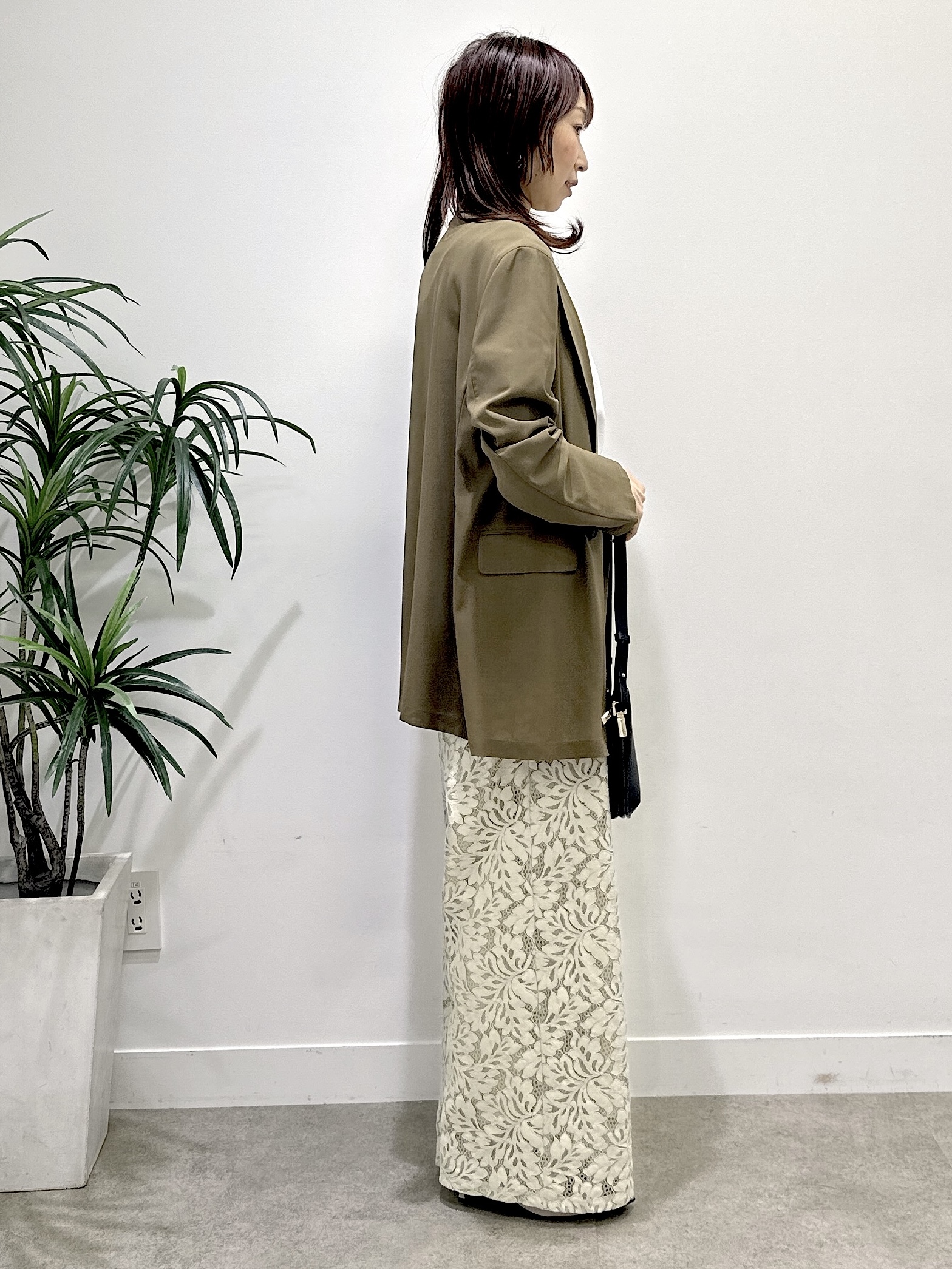 Miwaさんの「UNTITLED｜【前後2WAY/はっ水/セットアップ可】リラクシーフレンチスリーブブラウス」を使ったコーディネート