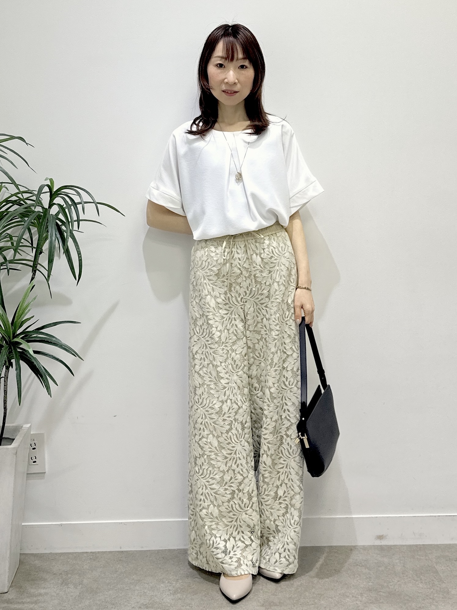 Miwaさんの「UNTITLED｜【前後2WAY/はっ水/セットアップ可】リラクシーフレンチスリーブブラウス」を使ったコーディネート