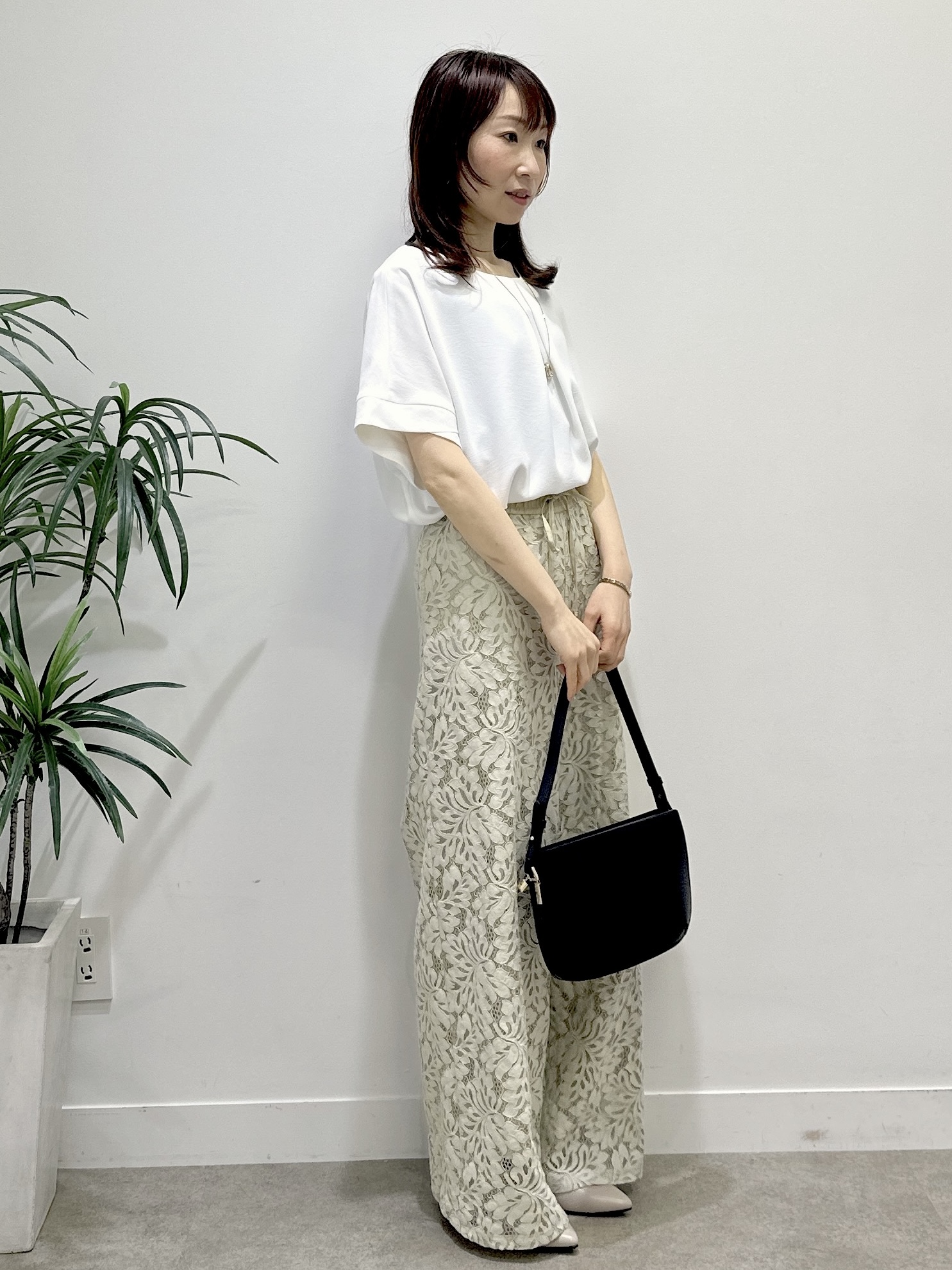 Miwaさんの「UNTITLED｜【前後2WAY/はっ水/セットアップ可】リラクシーフレンチスリーブブラウス」を使ったコーディネート