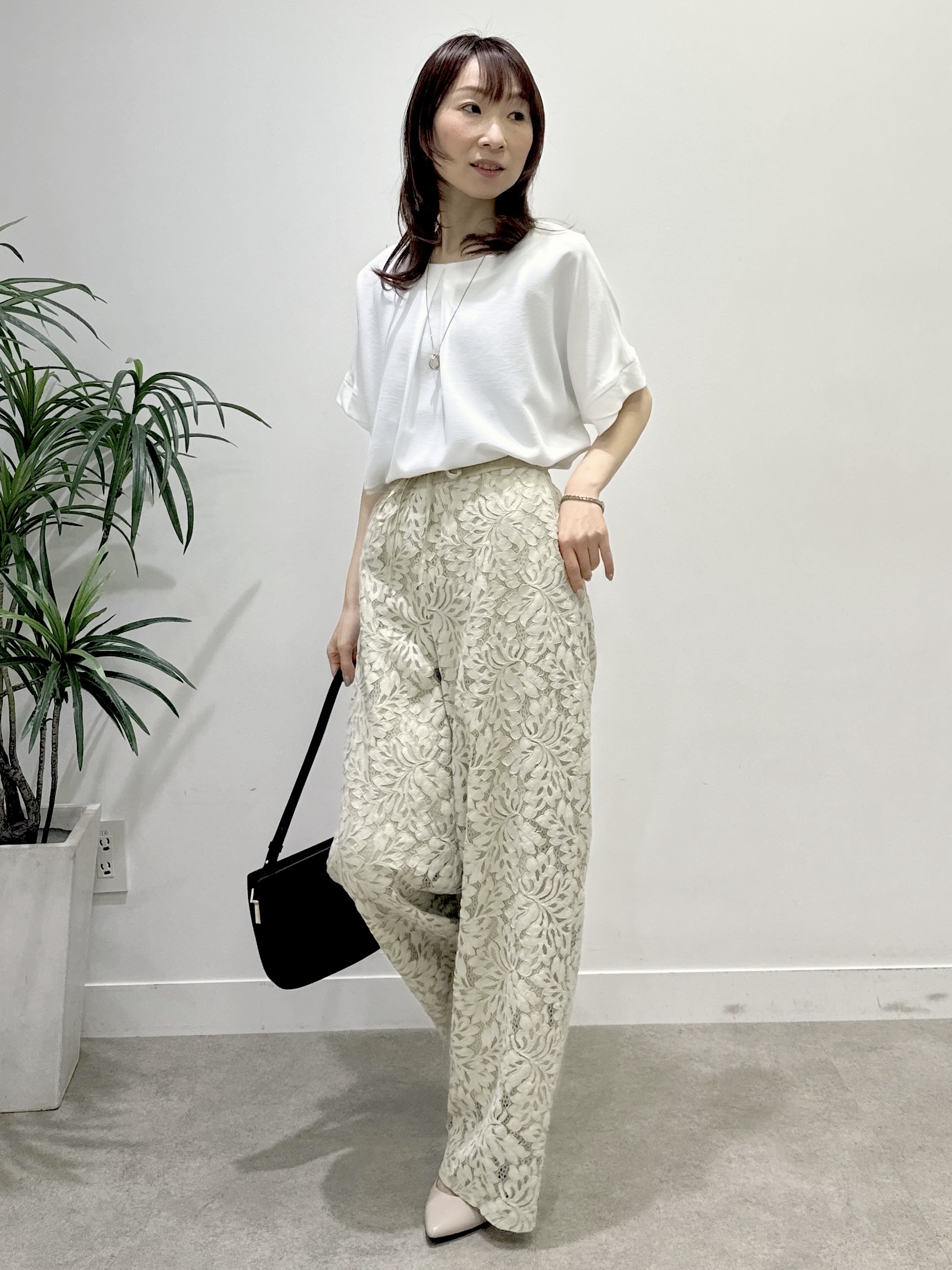 Miwaさんの「UNTITLED｜【前後2WAY/はっ水/セットアップ可】リラクシーフレンチスリーブブラウス」を使ったコーディネート