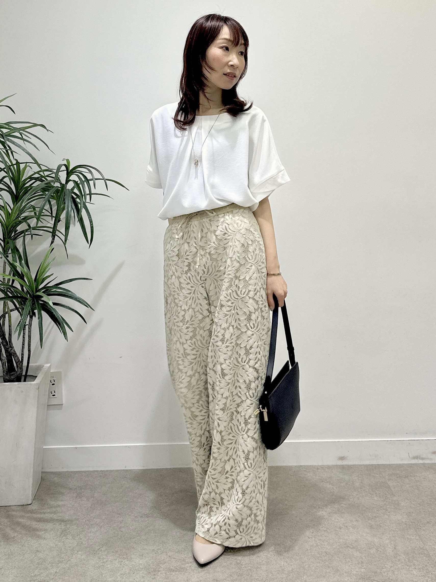 Miwaさんの「UNTITLED｜【前後2WAY/はっ水/セットアップ可】リラクシーフレンチスリーブブラウス」を使ったコーディネート