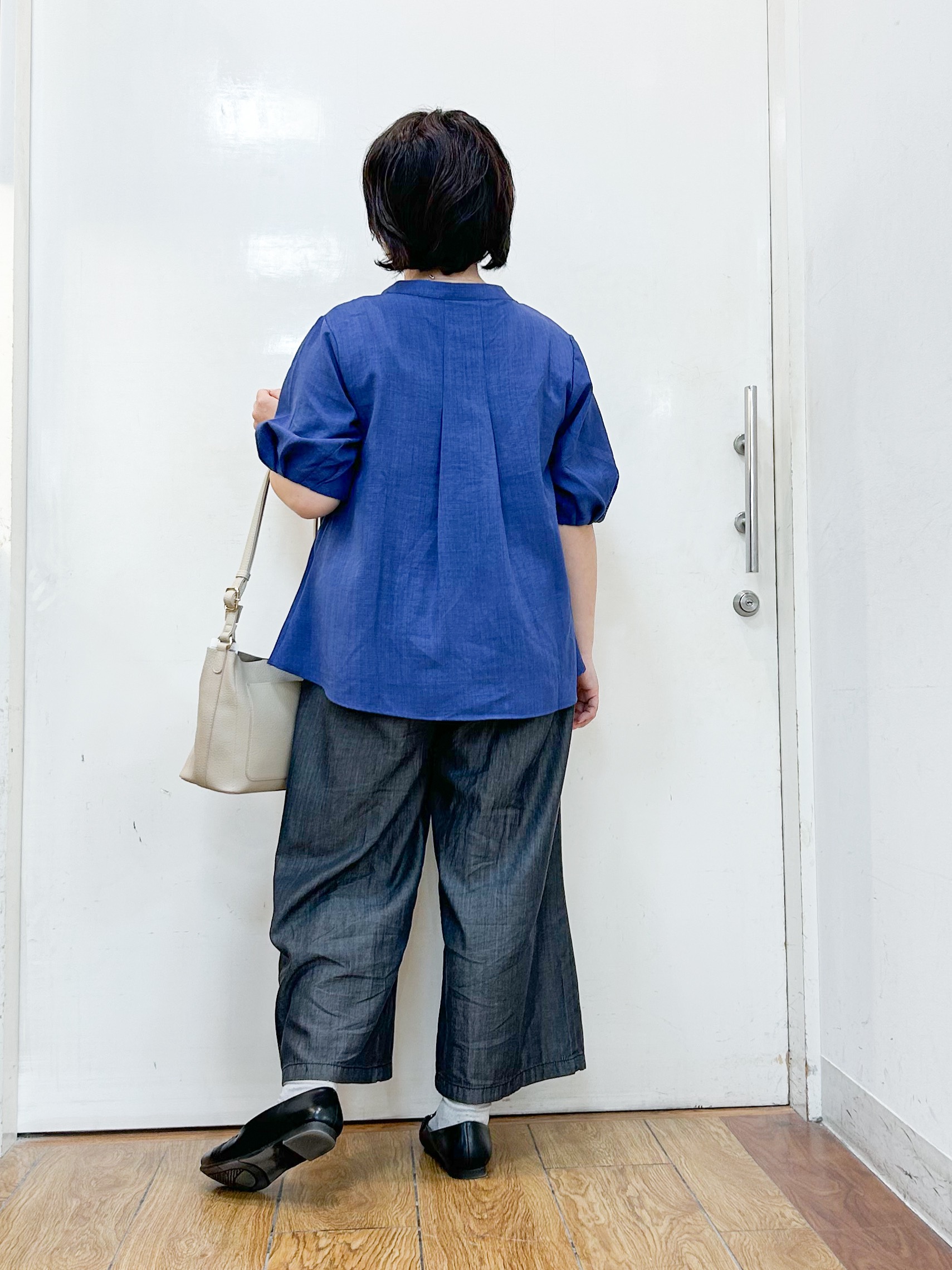 haruさんの「SHOO･LA･RUE｜【高レビュー/洗濯後しわになりにくい/インせず着られる】自然に体型カバー 麻調ペプラムブラウス」を使ったコーディネート