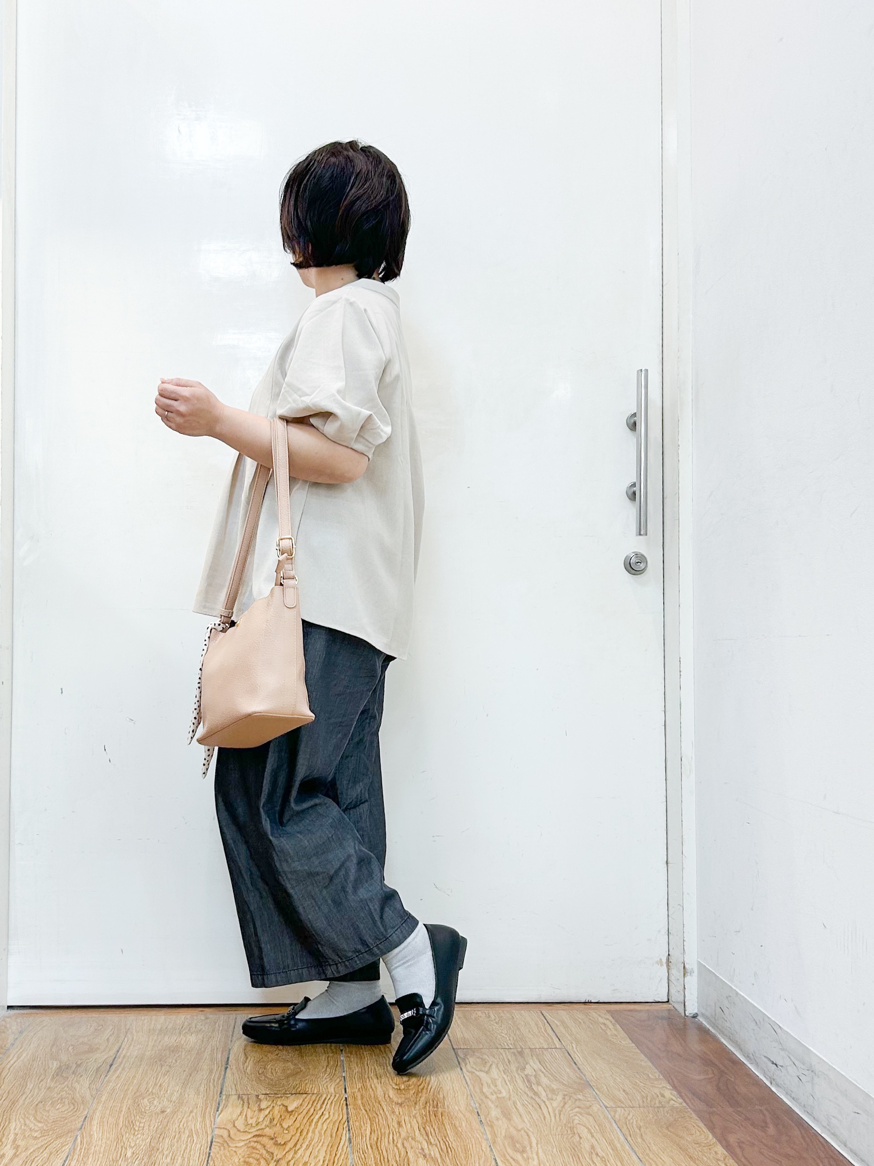 haruさんの「SHOO･LA･RUE｜【高レビュー/洗濯後しわになりにくい/インせず着られる】自然に体型カバー 麻調ペプラムブラウス」を使ったコーディネート