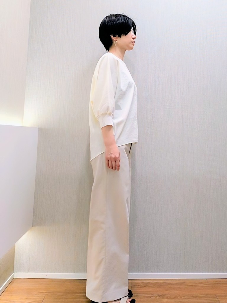 ミズタさんの「UNTITLED｜【吸水速乾/UVカット】ドルマンスリーブブラウス」を使ったコーディネート