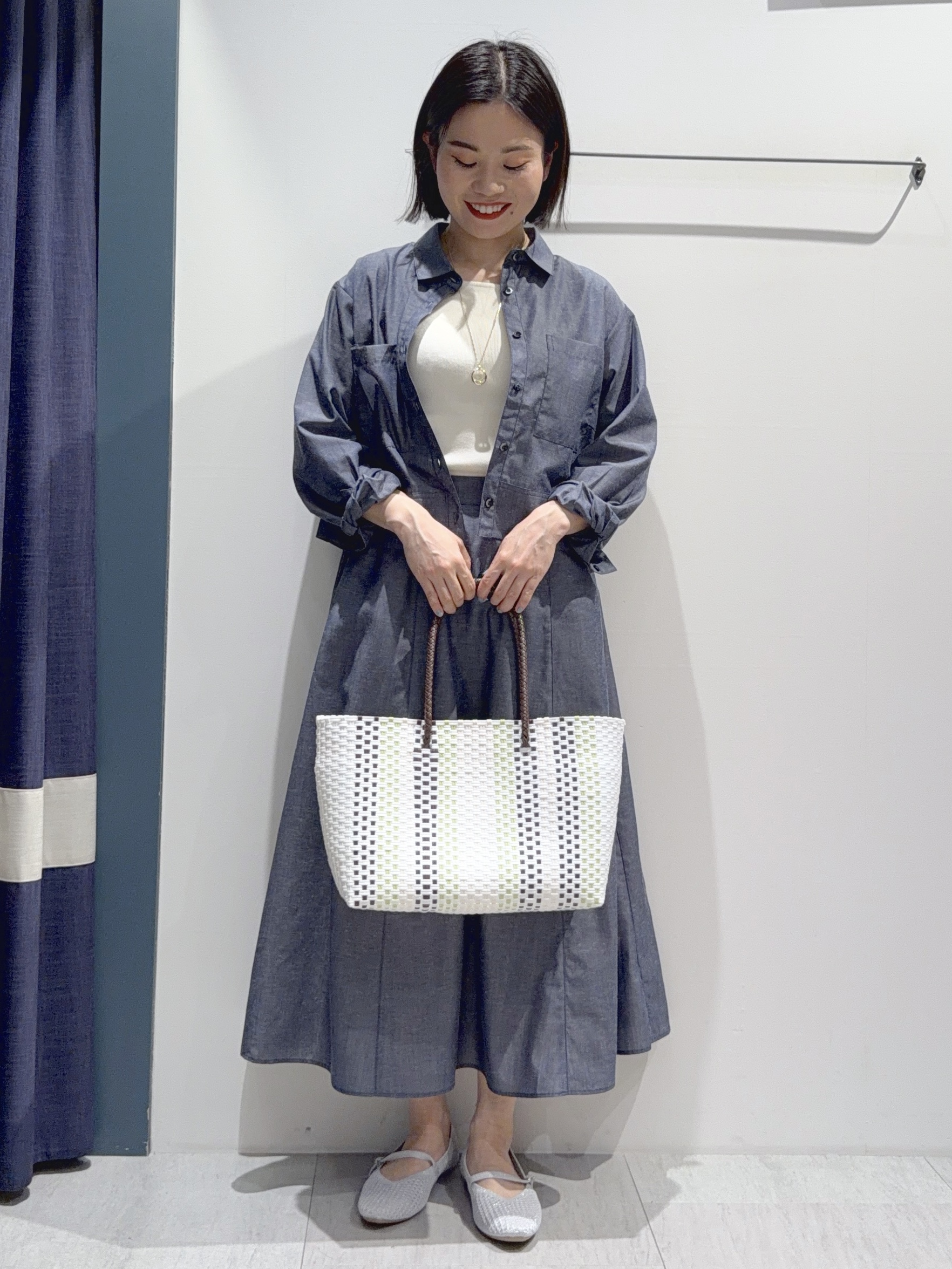 あんりさんの「grove｜【貴島明日香さん着用／イージーケア／接触冷感】麻混クロップドシャツ」を使ったコーディネート