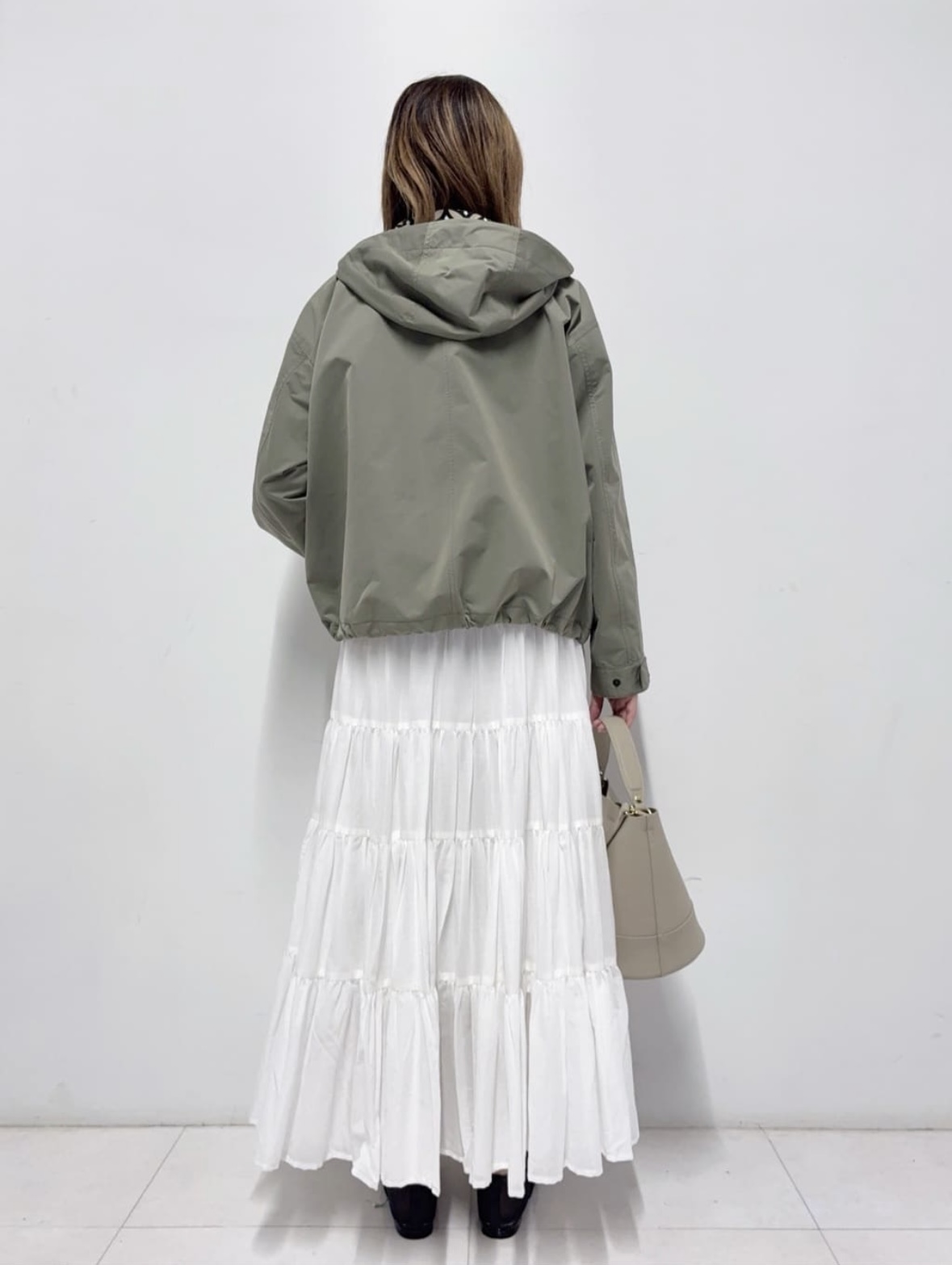 Nishijimaさんの「DRESSTERIOR｜【ウォッシャブル/撥水素材】撥水ツイル マウンテンパーカー」を使ったコーディネート