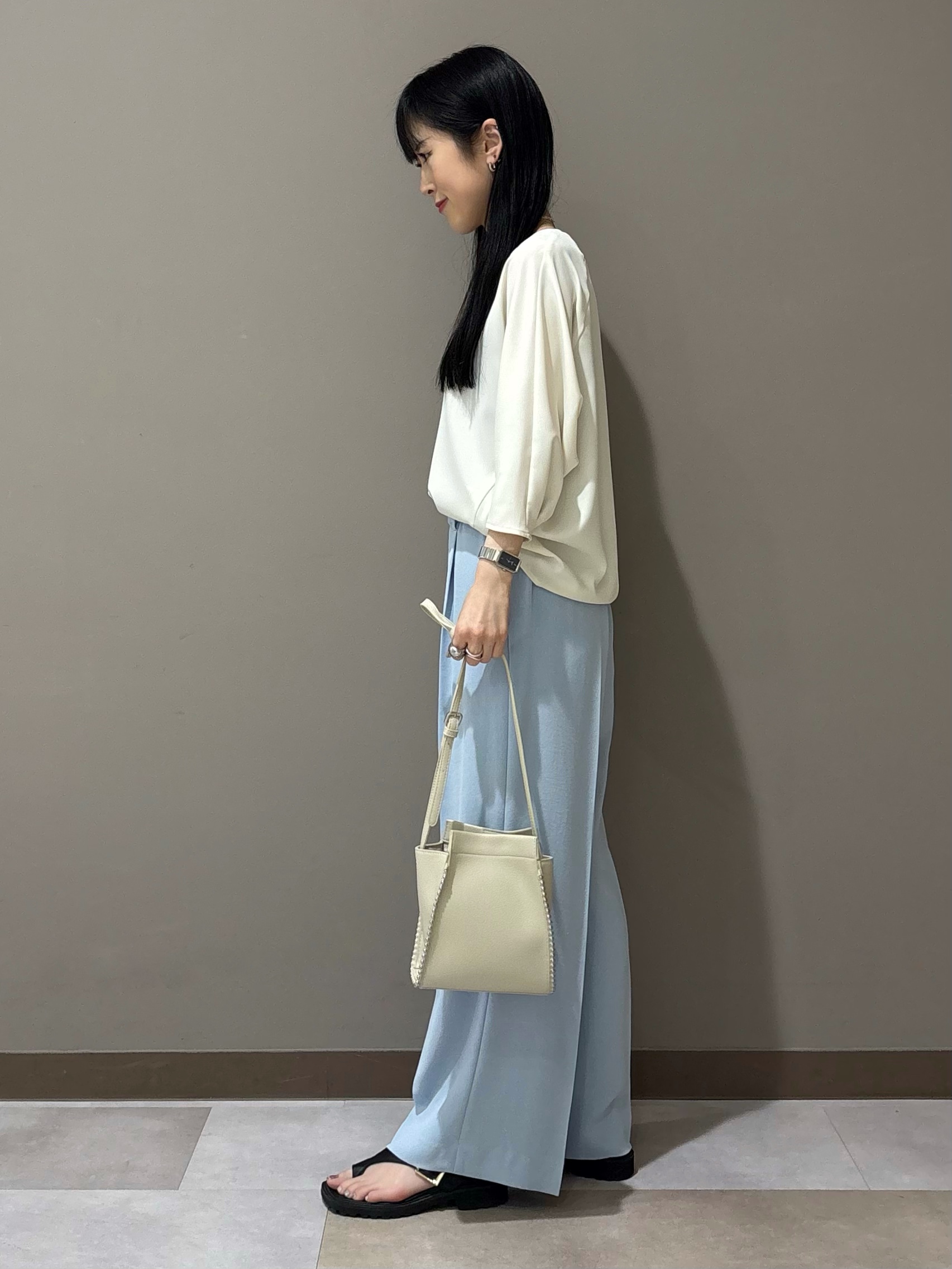 KEIKOさんの「INDIVI｜【さらに軽く軽快！／着る日傘】ドルマントップス」を使ったコーディネート