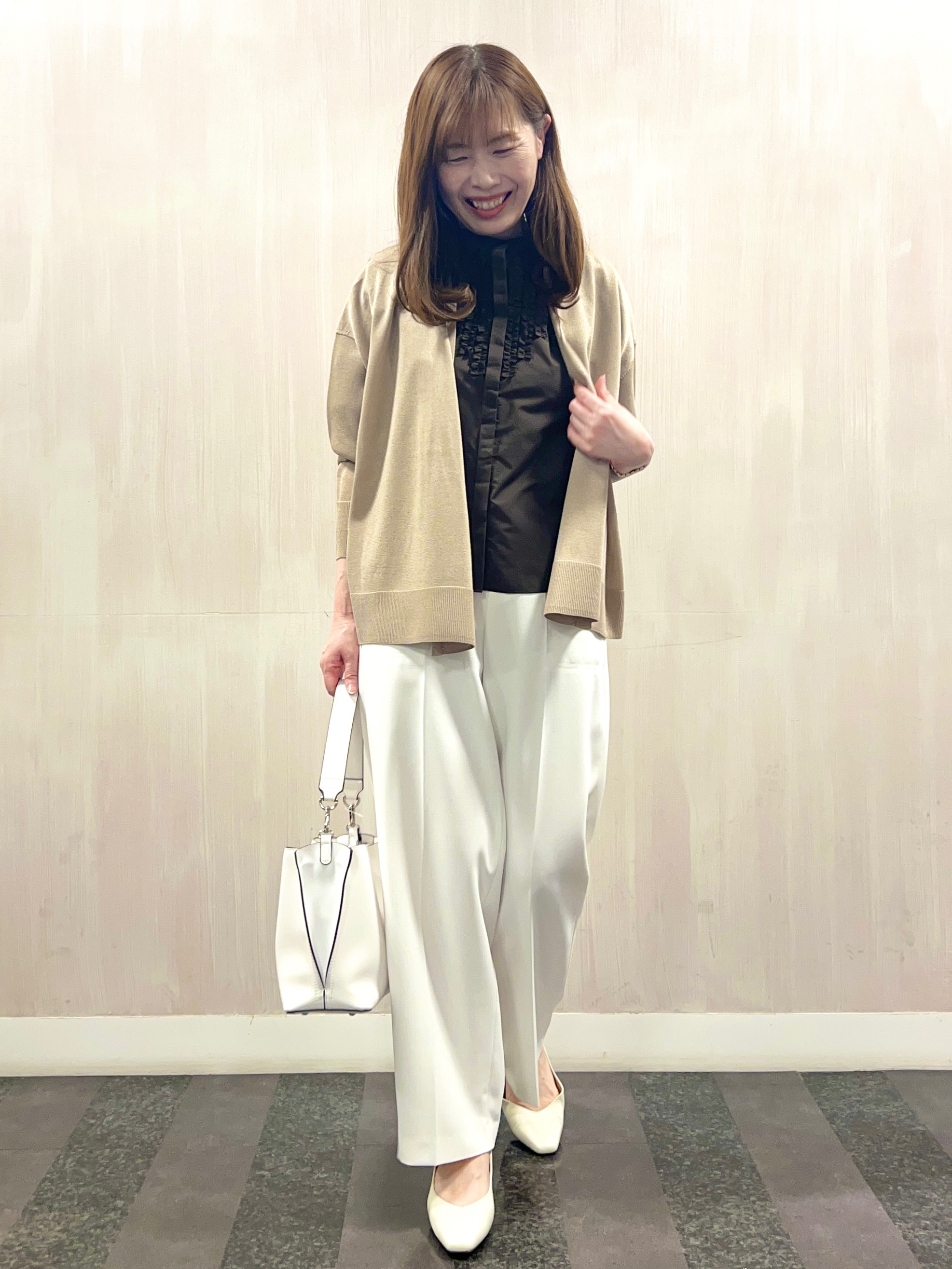yuさんの「Reflect｜【接触冷感】八分袖フロントフリルブラウス」を使ったコーディネート