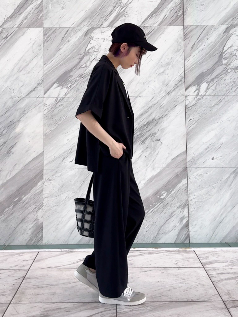 𝐜𝐡𝐢𝐤𝐚さんの「SHOO･LA･RUE｜【セットアップ可/洗濯後しわになりにくい/S-LL】半袖とろみテーラードジャケット」を使ったコーディネート