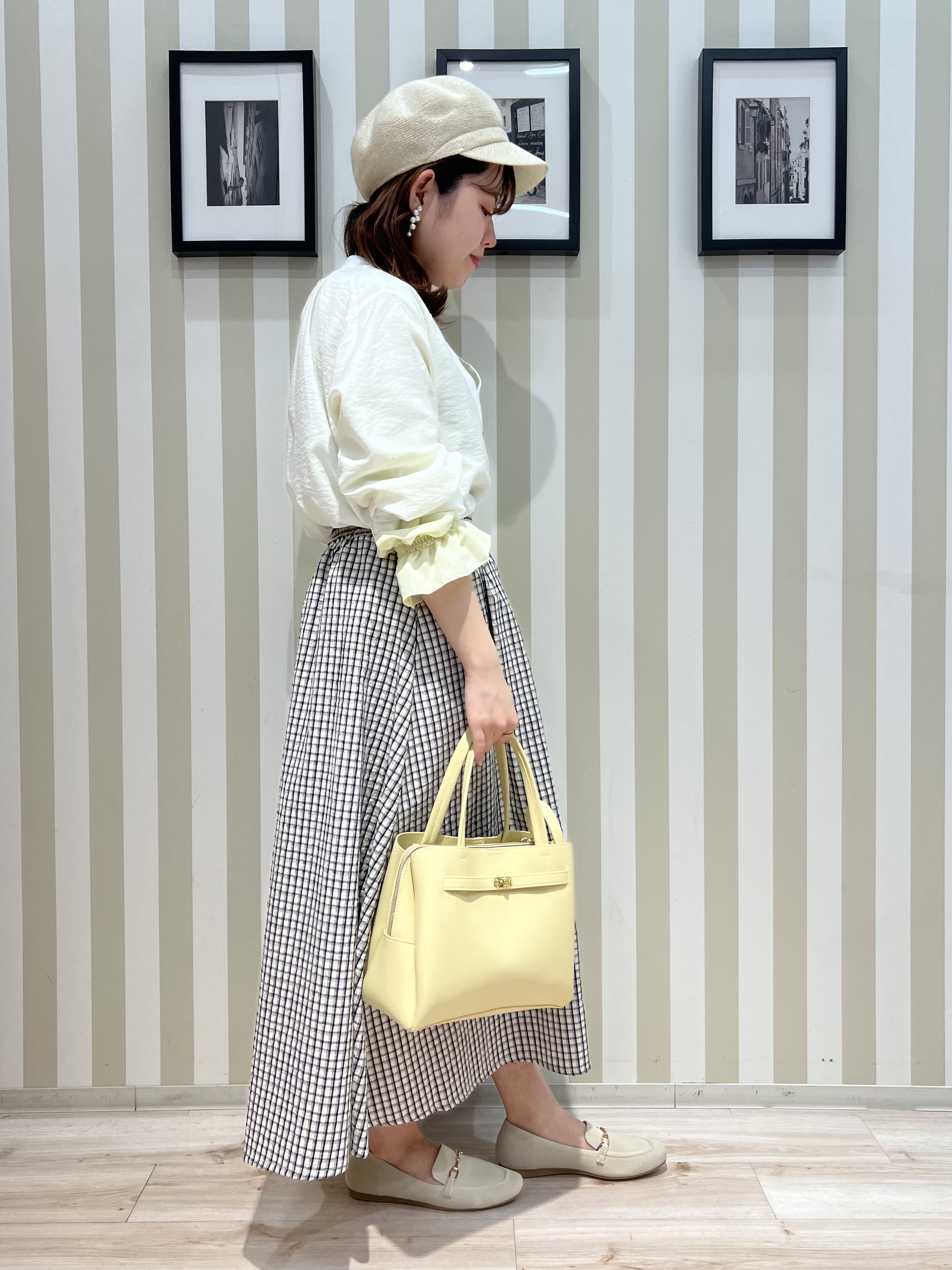 manaさんの「SHOO･LA･RUE｜【S-LL/体型カバー/Aライン】身体のラインを拾いにくい シアーシャツカーディガン」を使ったコーディネート