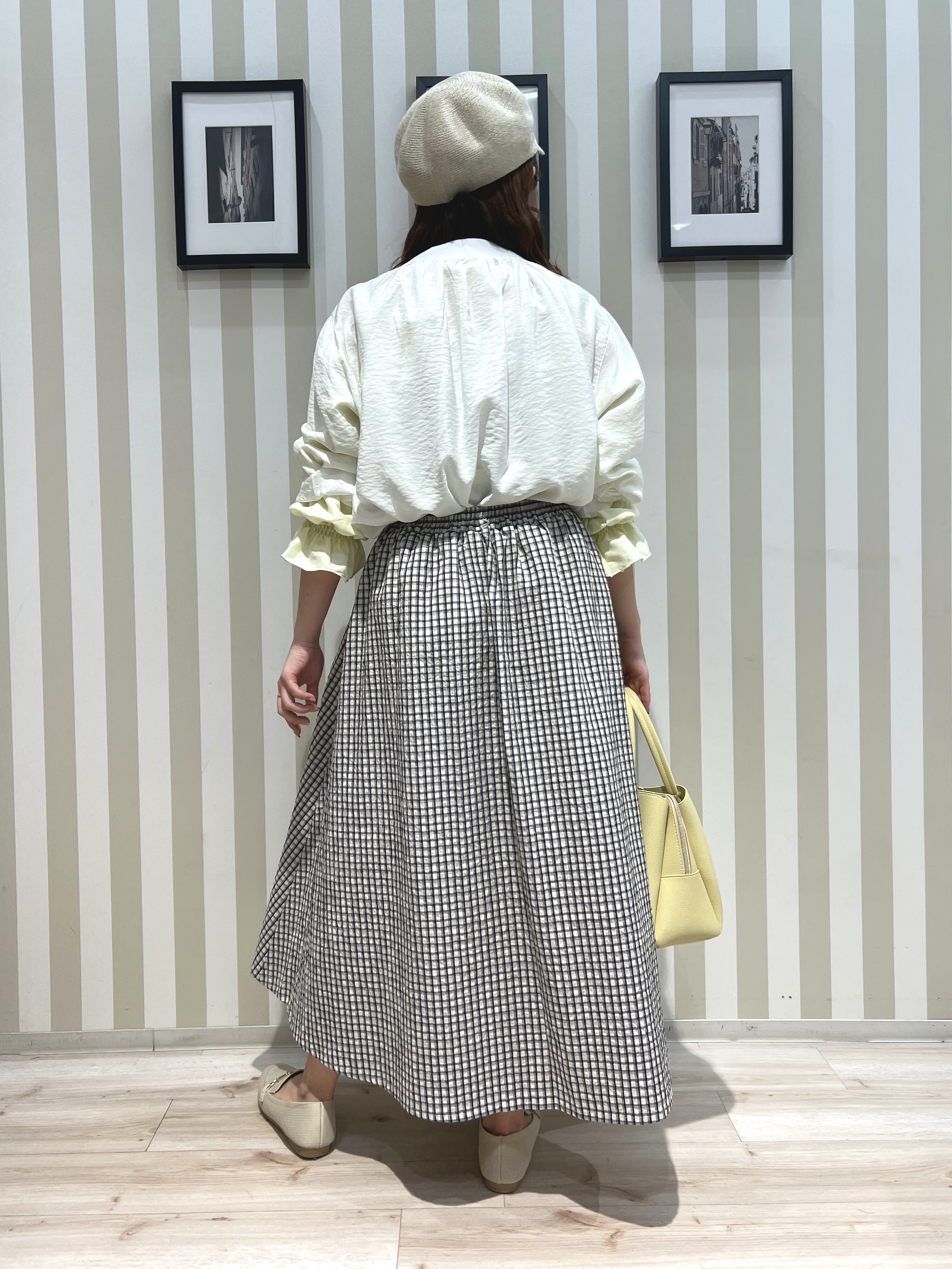 manaさんの「SHOO･LA･RUE｜【S-LL/体型カバー/Aライン】身体のラインを拾いにくい シアーシャツカーディガン」を使ったコーディネート
