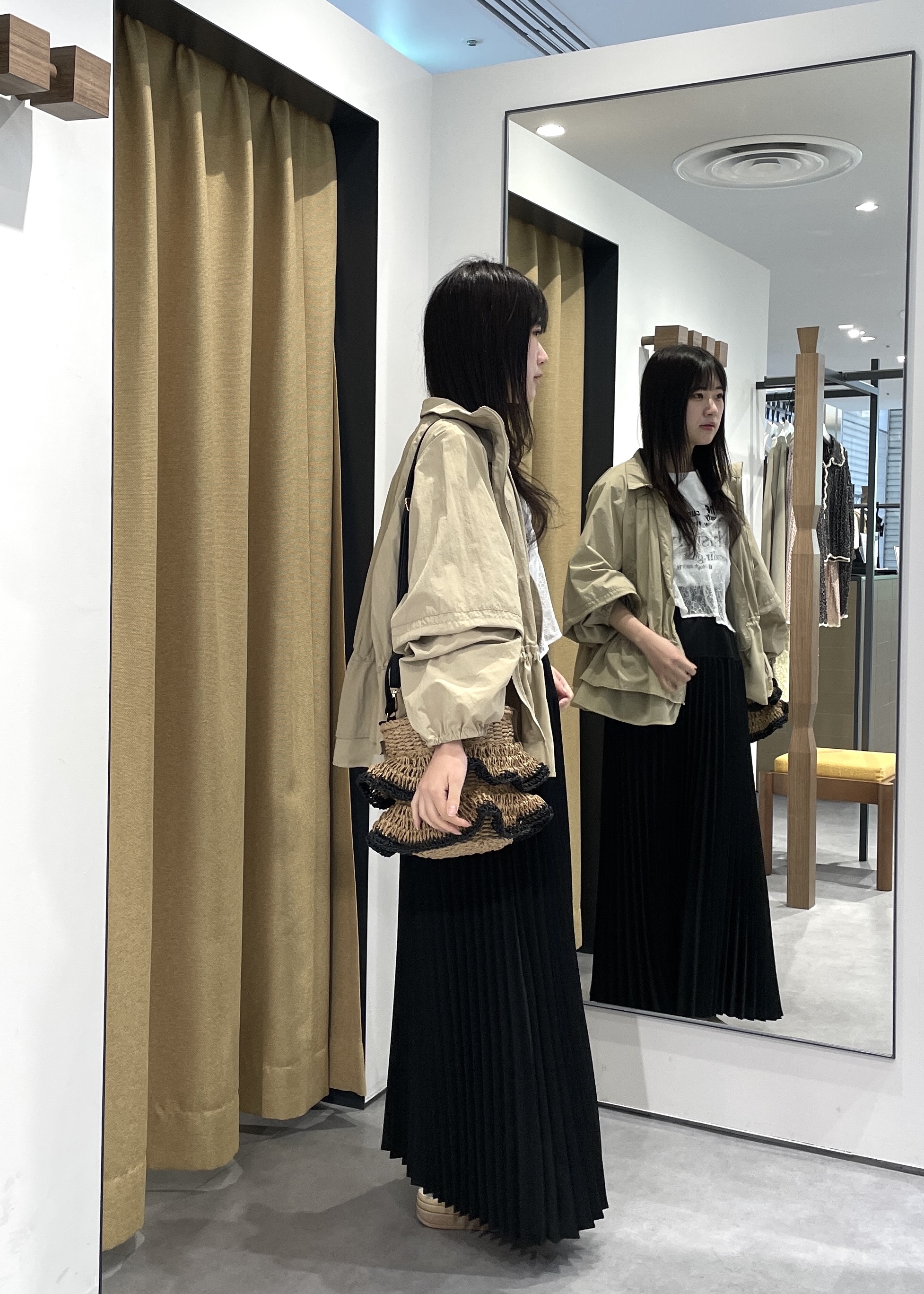 Renoさんの「INDIVI｜メッセージプリントクルーネックTシャツ」を使ったコーディネート