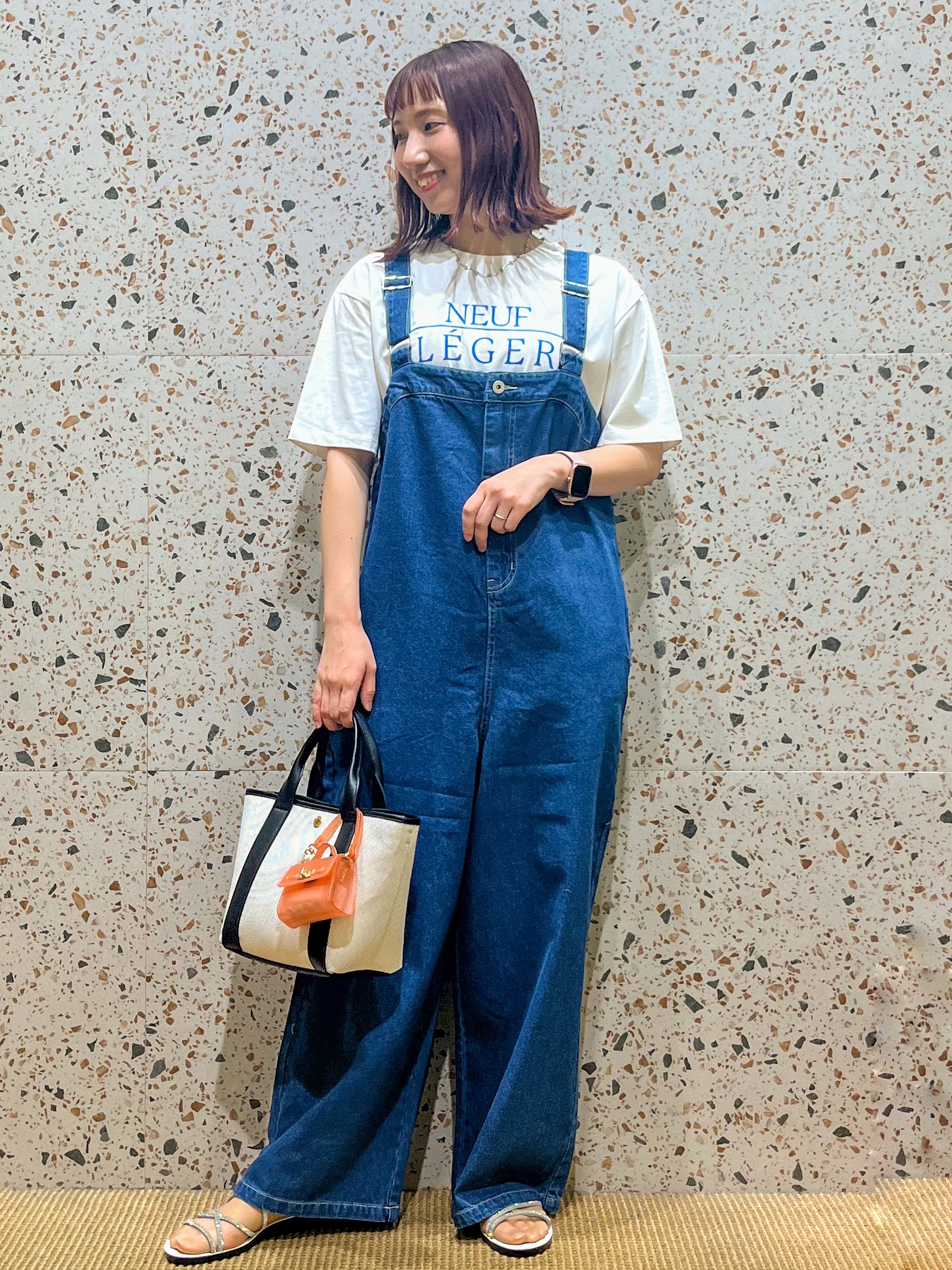 さくらさんの「OPAQUE.CLIP｜ロゴプリントアソートTシャツ【洗濯機OK】」を使ったコーディネート