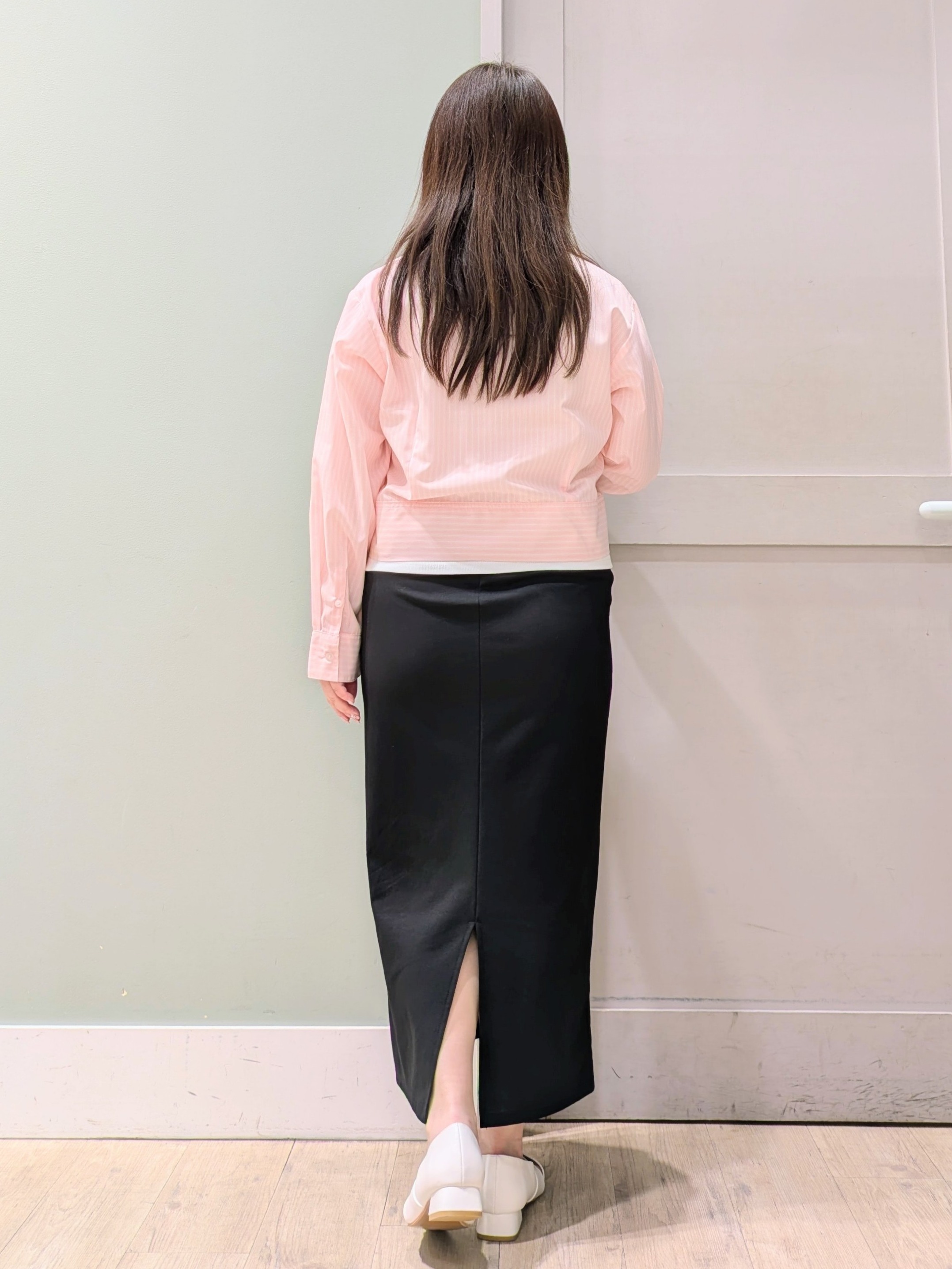 チグ♪さんの「grove｜【貴島明日香さん着用／イージーケア／接触冷感】麻混クロップドシャツ」を使ったコーディネート