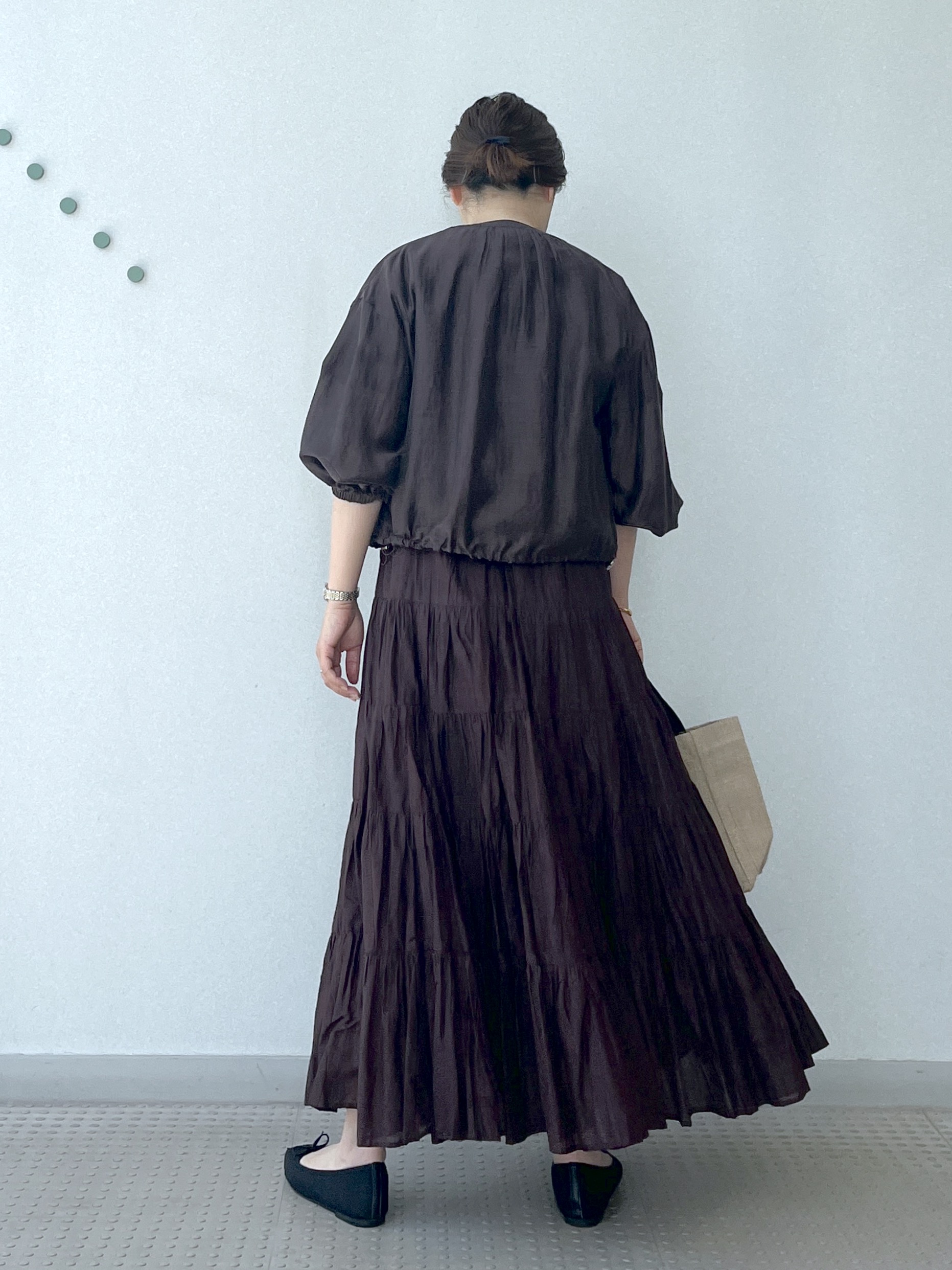 Soeさんの「DRESSTERIOR｜【接触冷感／抗菌防臭／消臭】アイスクリアコットン Bonsoir ロゴTシャツ」を使ったコーディネート