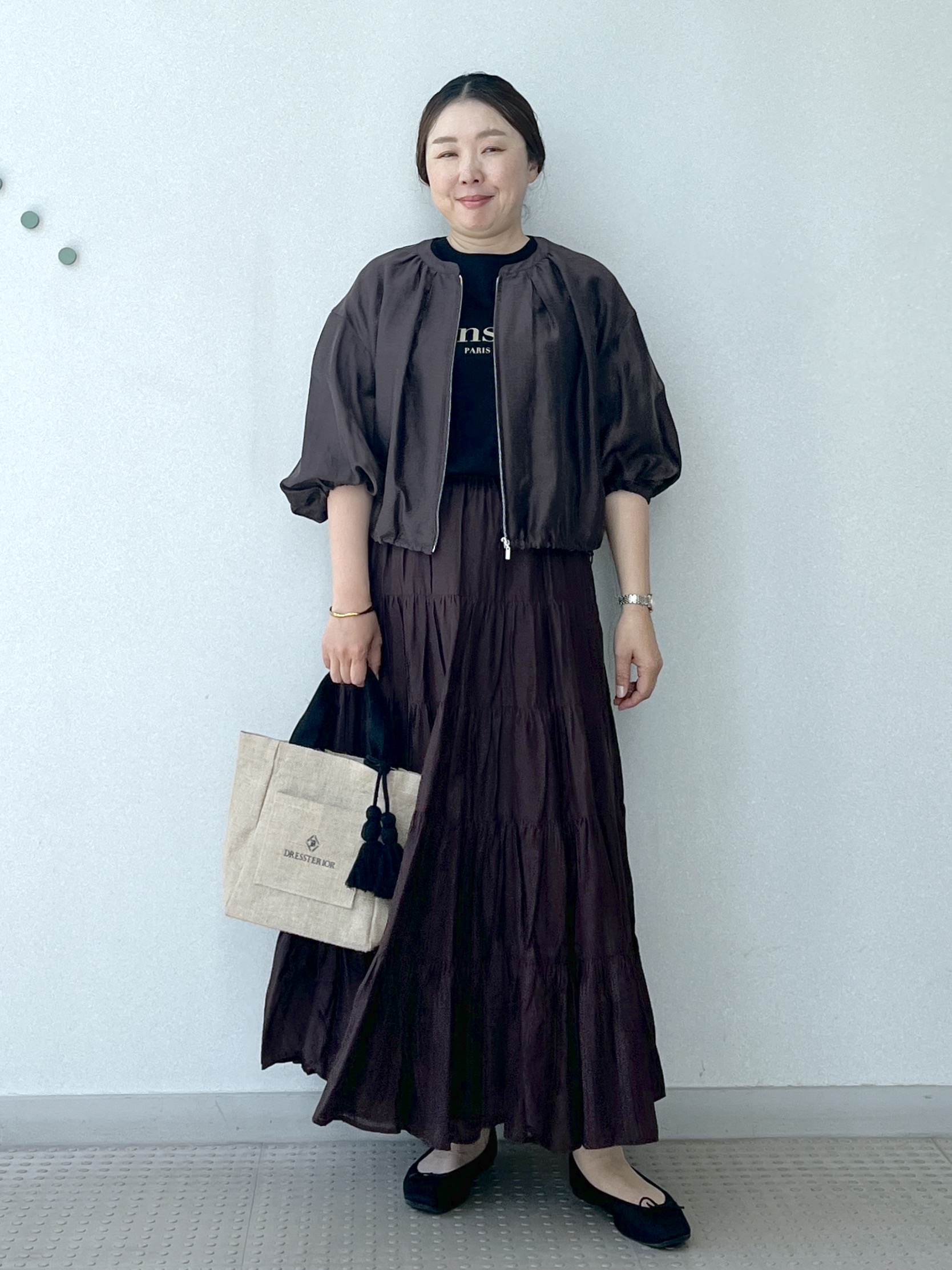 Soeさんの「DRESSTERIOR｜【接触冷感／抗菌防臭／消臭】アイスクリアコットン Bonsoir ロゴTシャツ」を使ったコーディネート