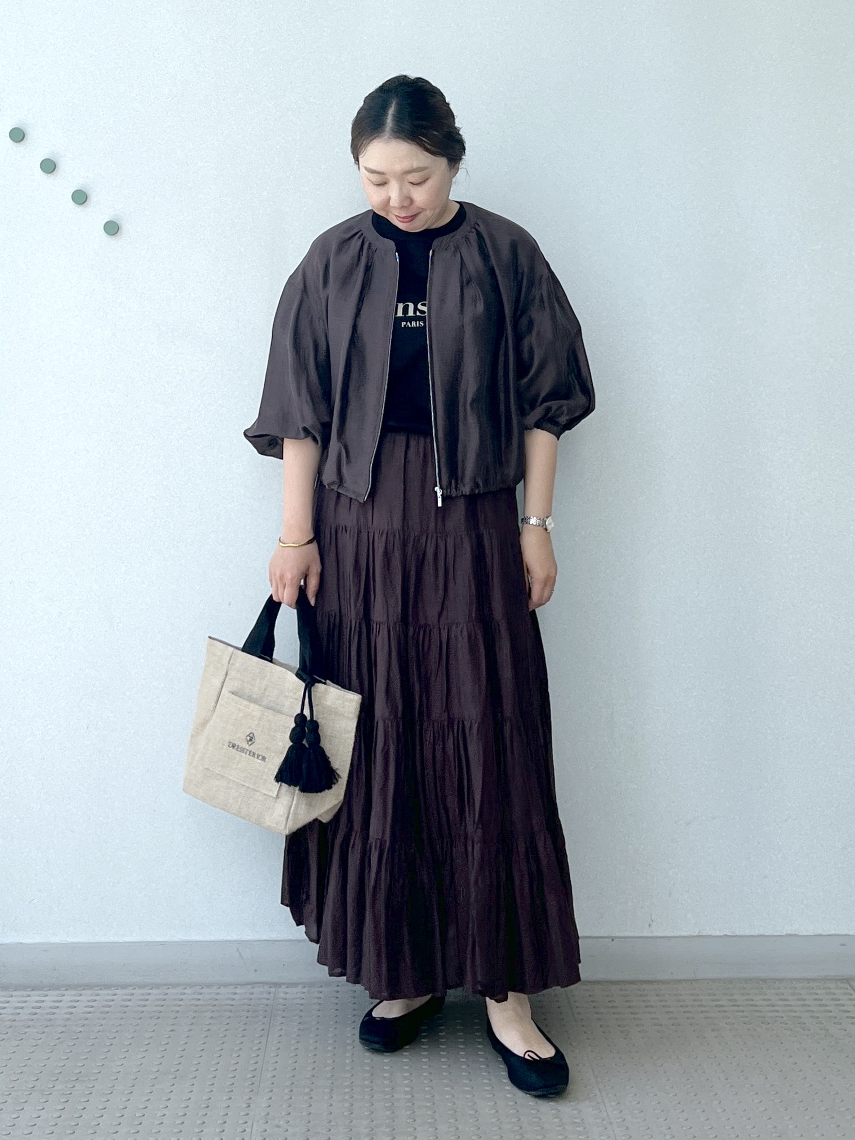 Soeさんの「DRESSTERIOR｜【接触冷感／抗菌防臭／消臭】アイスクリアコットン Bonsoir ロゴTシャツ」を使ったコーディネート