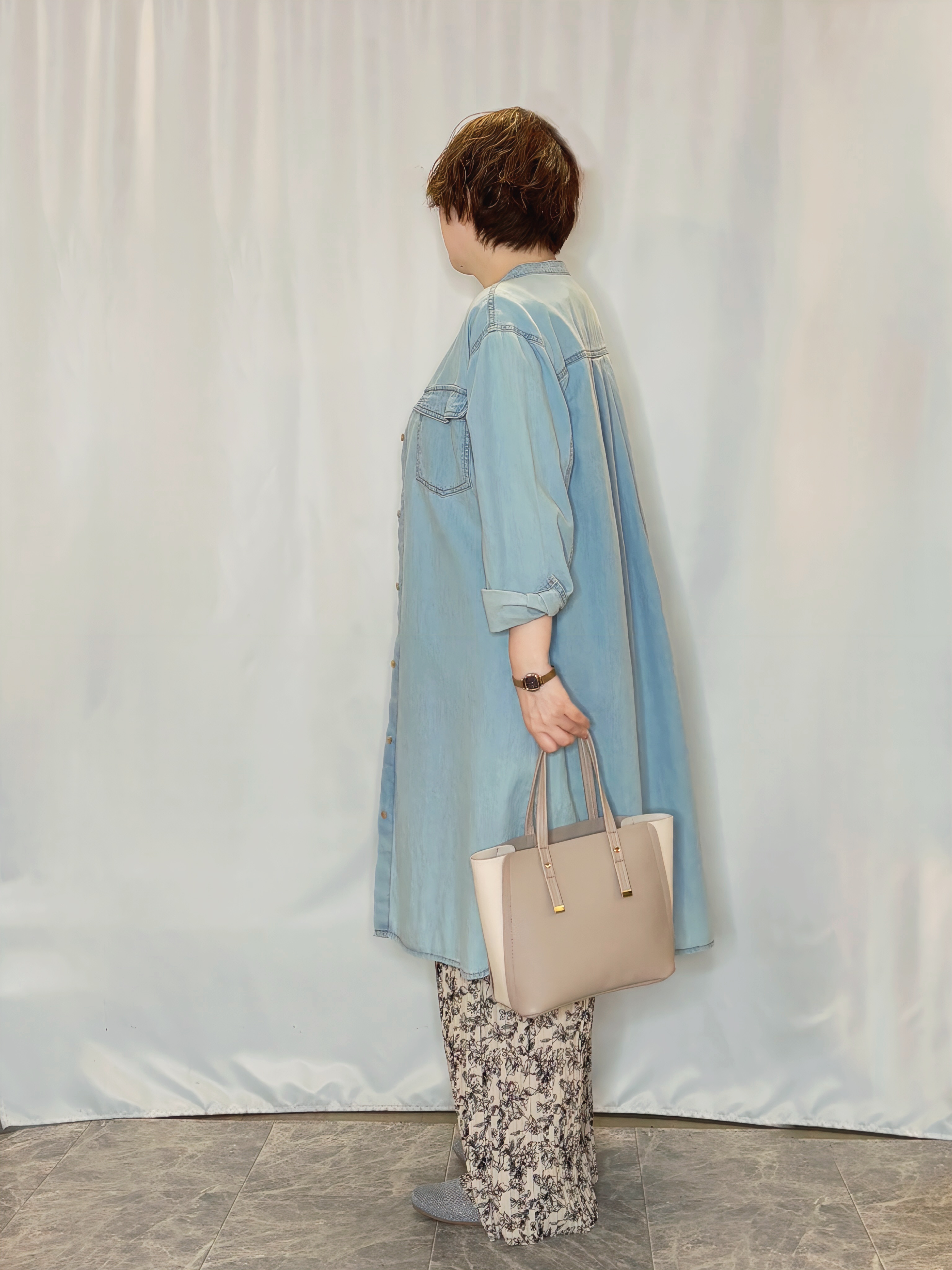 たみさんの「SHOO･LA･RUE｜【ライトオンスデニム/S-LL/体型カバー】首元すっきり ワンピにもなるロングデニムシャツ」を使ったコーディネート