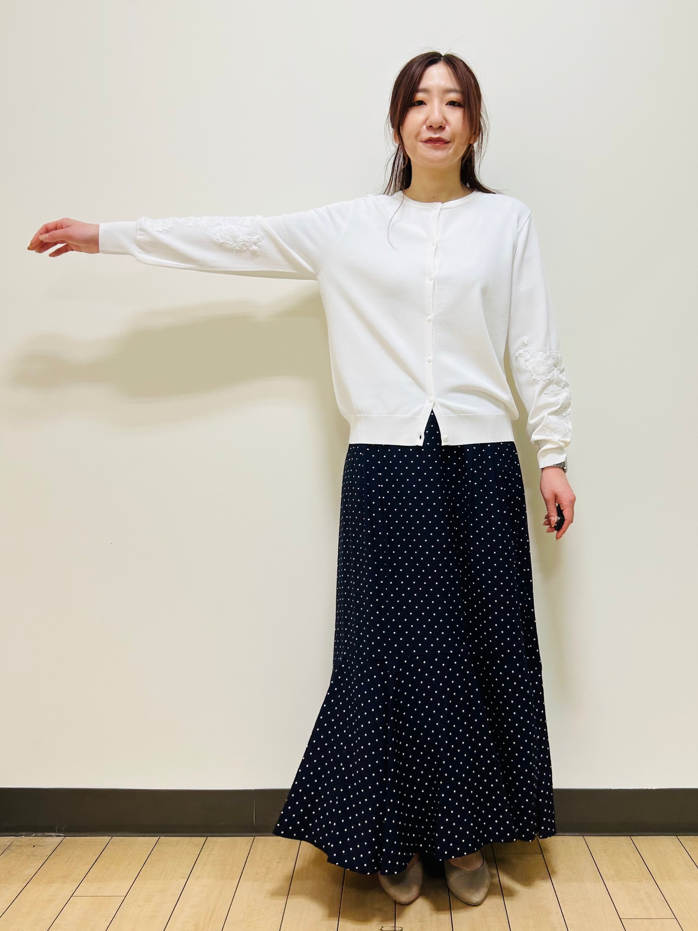 miiiさんの「Reflect｜レースデザインスリーブカーディガン」を使ったコーディネート