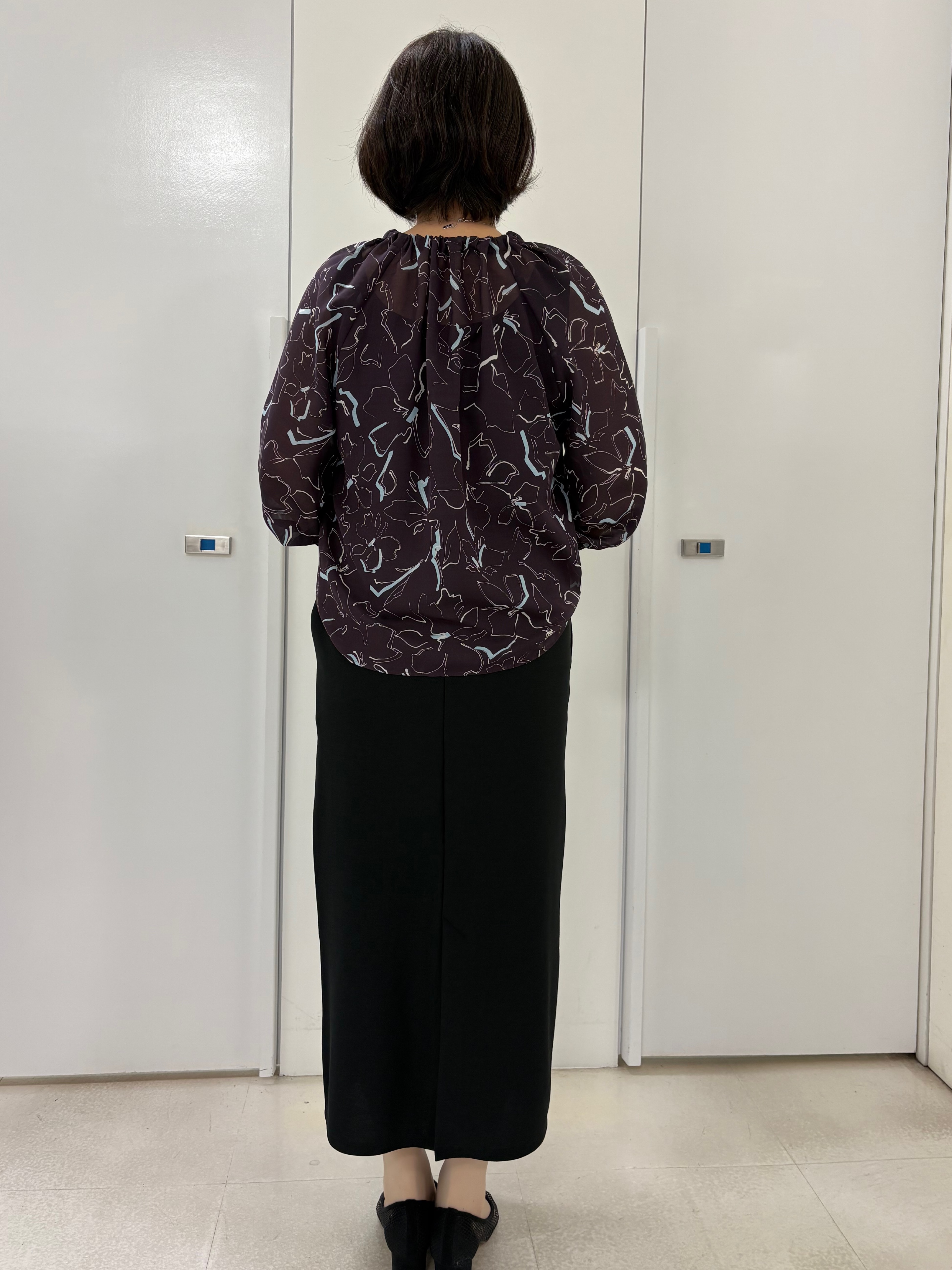hIさんの「COUP DE CHANCE｜【手洗い可/通勤服】シアーローン花柄ブラウス」を使ったコーディネート