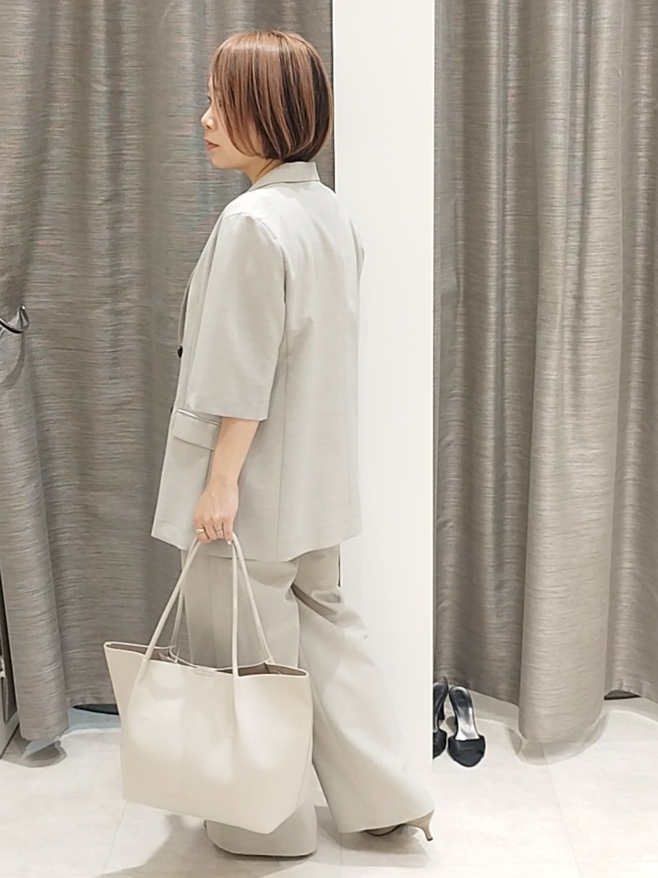 s u g iさんの「UNTITLED｜【シワになりにくい/セットアップ可/接触冷感】ハーフスリーブジャケット」を使ったコーディネート