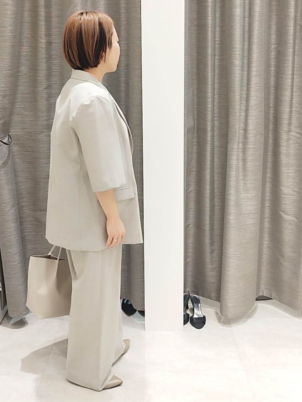 s u g iさんの「UNTITLED｜【シワになりにくい/セットアップ可/接触冷感】ハーフスリーブジャケット」を使ったコーディネート