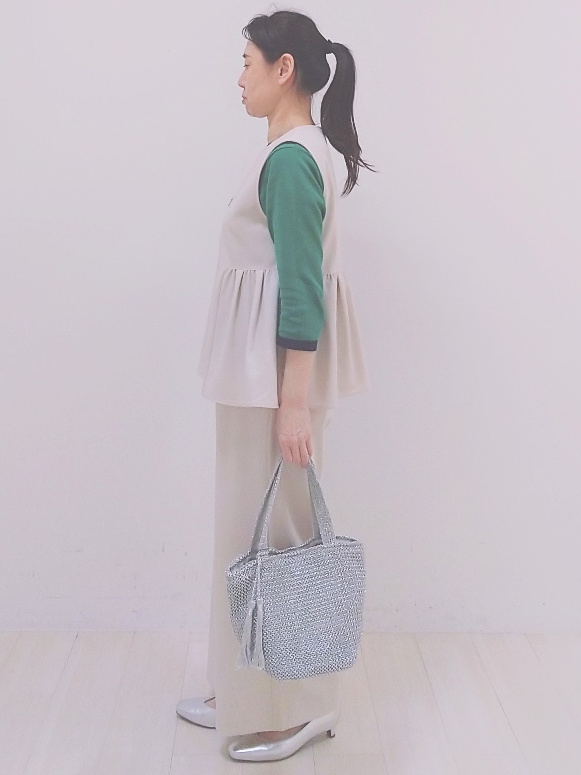 SANAさんの「Reflect｜【単品使い◎】ペプラムベスト＋リラクシーパンツセット」を使ったコーディネート