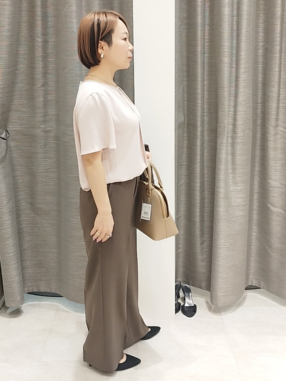 s u g iさんの「UNTITLED｜【洗える/スーツインナー】ジョーゼットミニマルブラウス」を使ったコーディネート