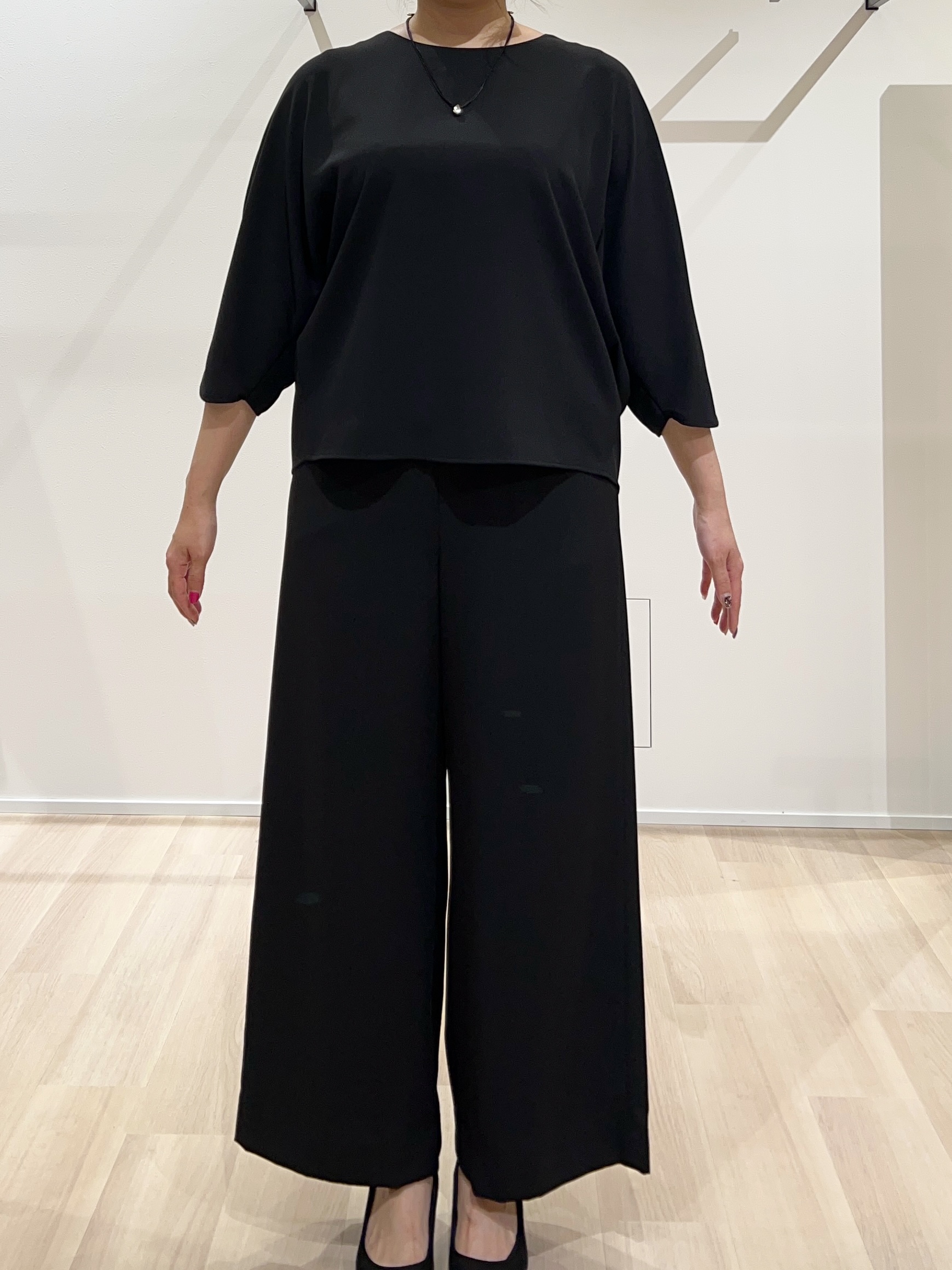 TOMOMIさんの「UNTITLED｜【接触冷感／透湿／着る日傘】ドルマントップス」を使ったコーディネート